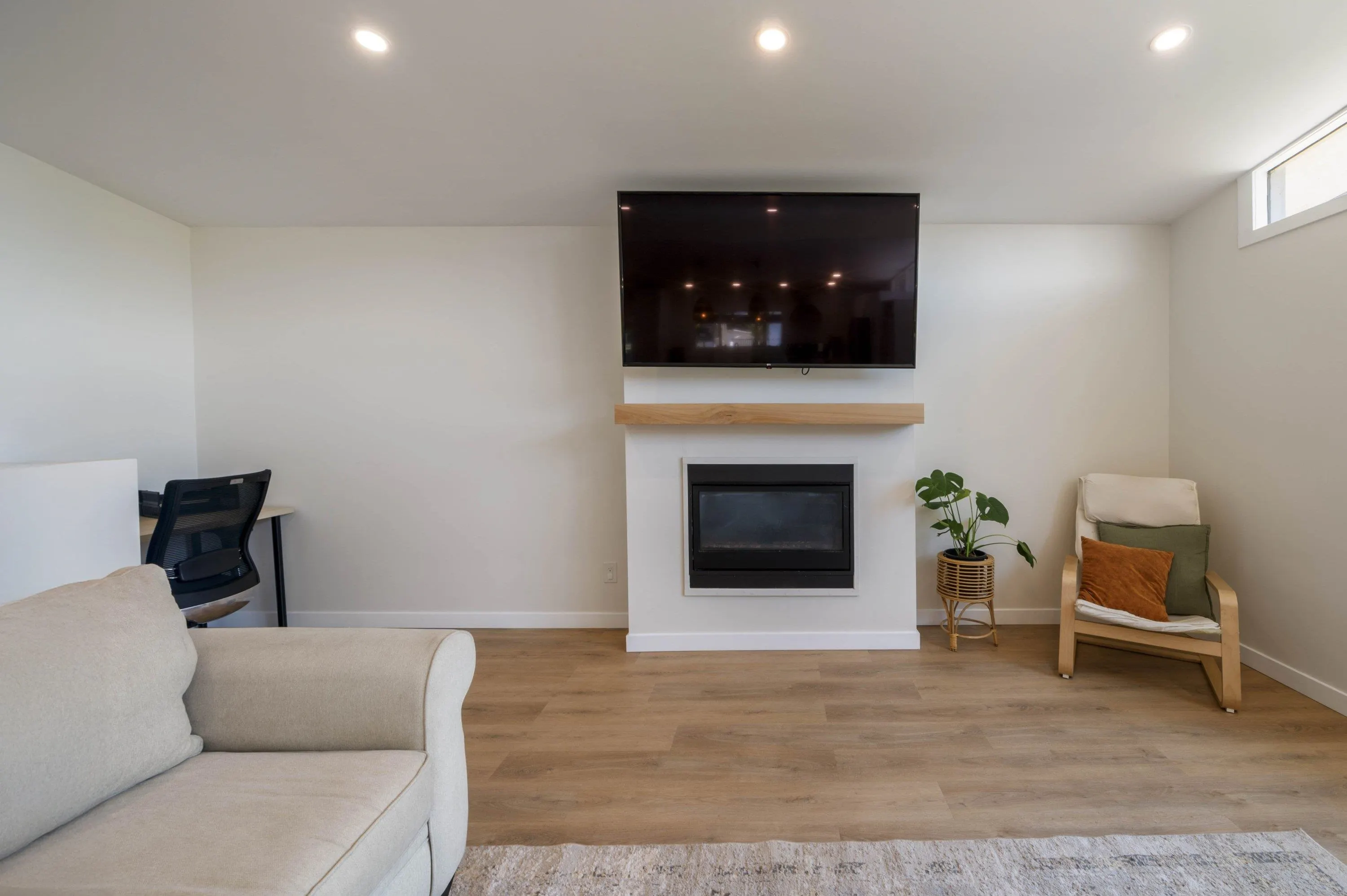 8919 Glenwood Street