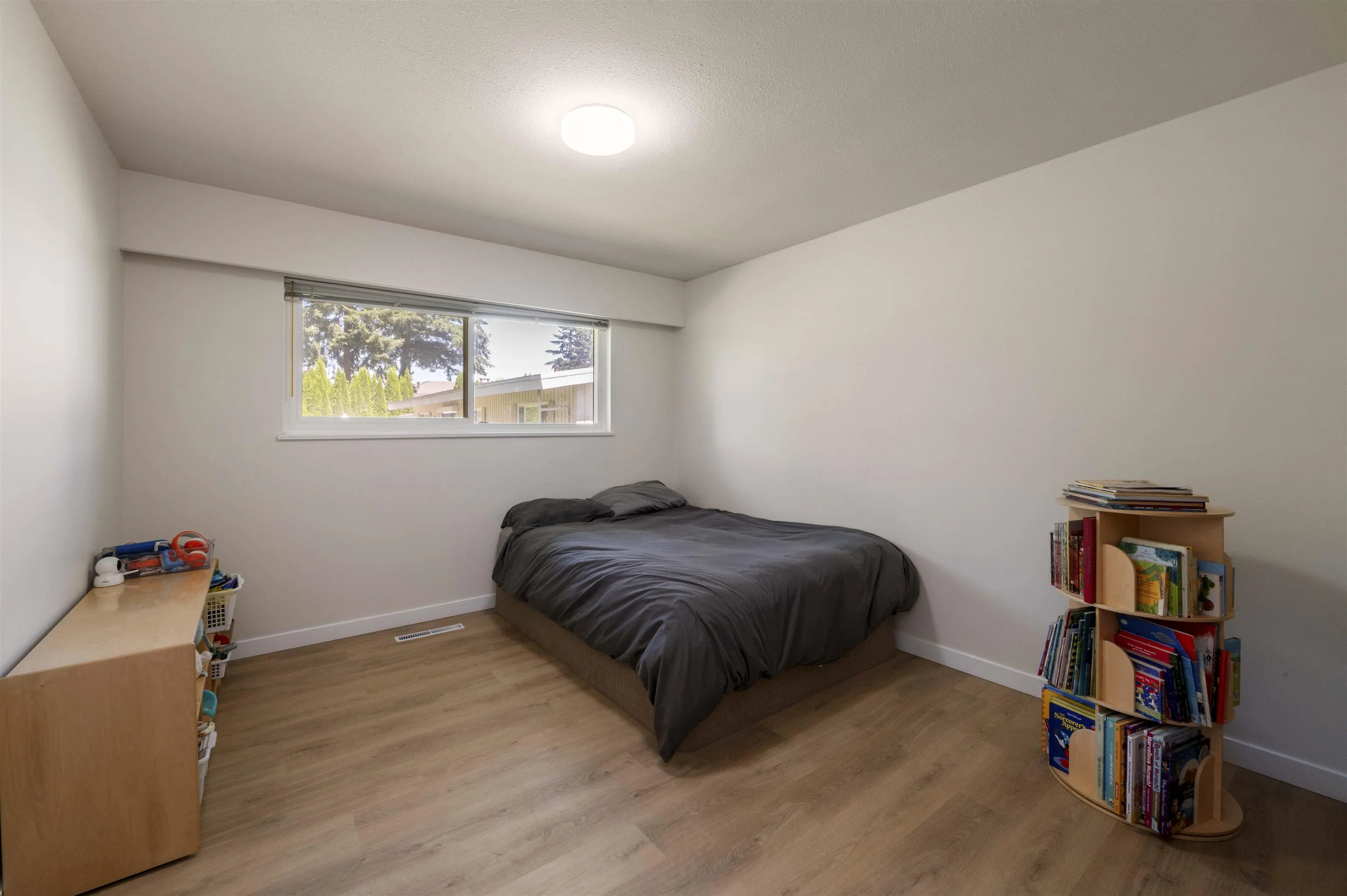 8919 Glenwood Street