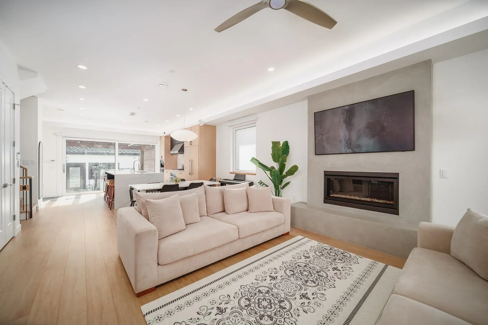 2428 Franklin Street