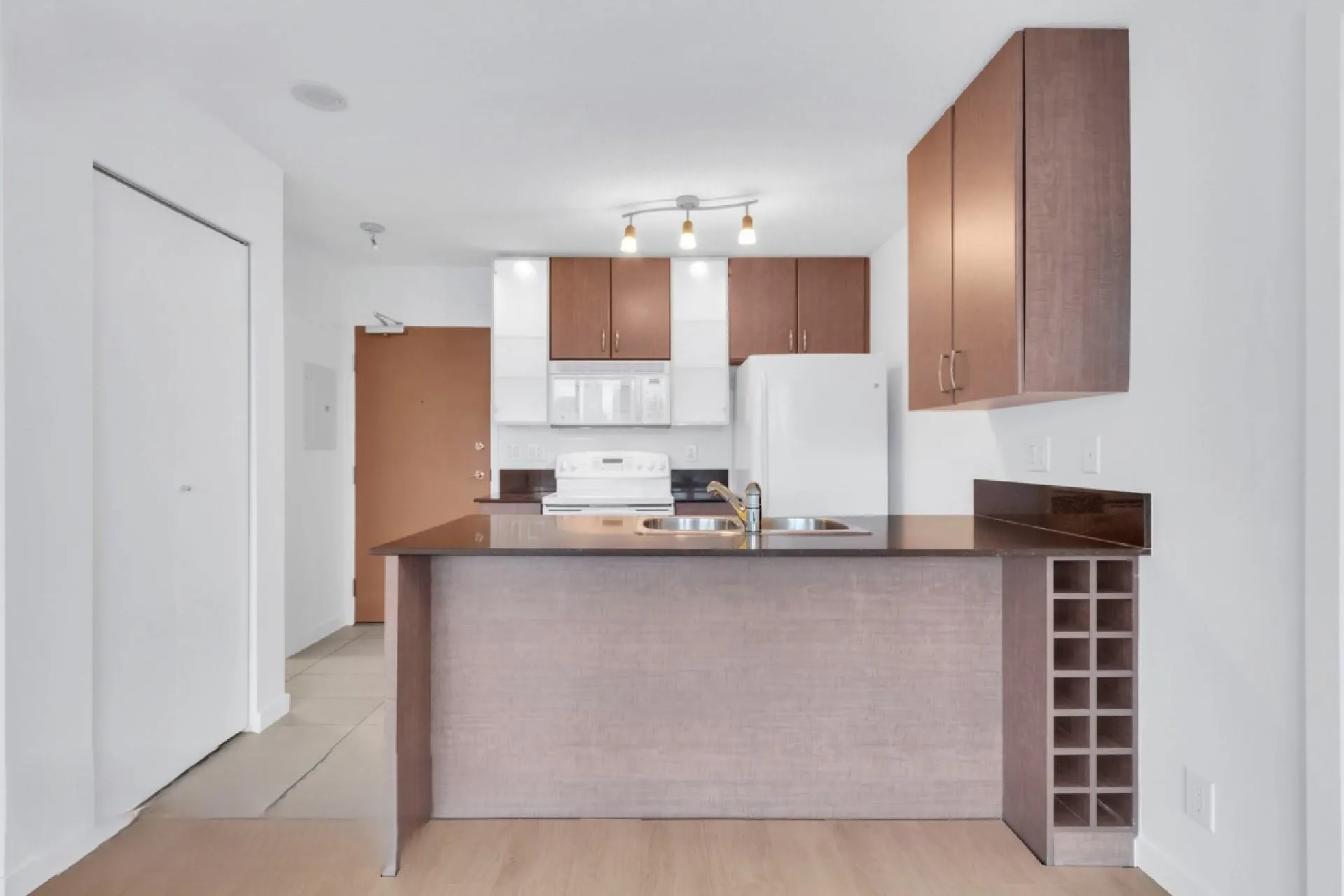 1308 977 Mainland Street