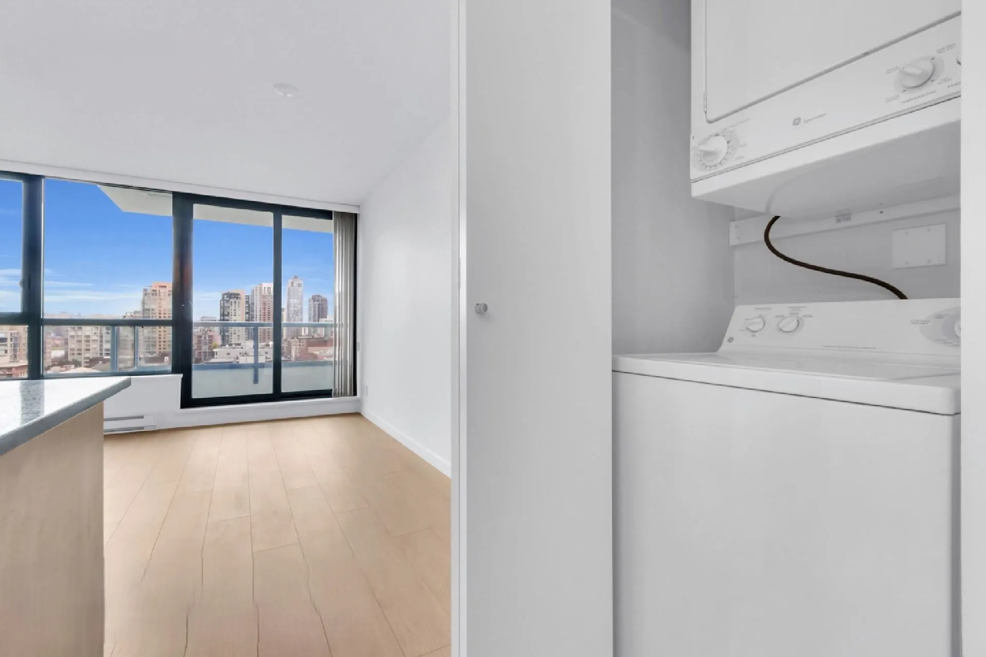 1308 977 Mainland Street