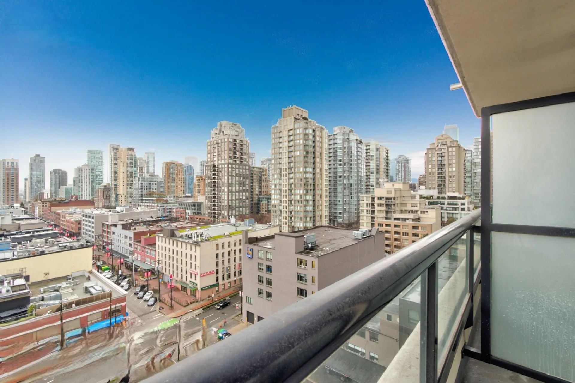 1308 977 Mainland Street