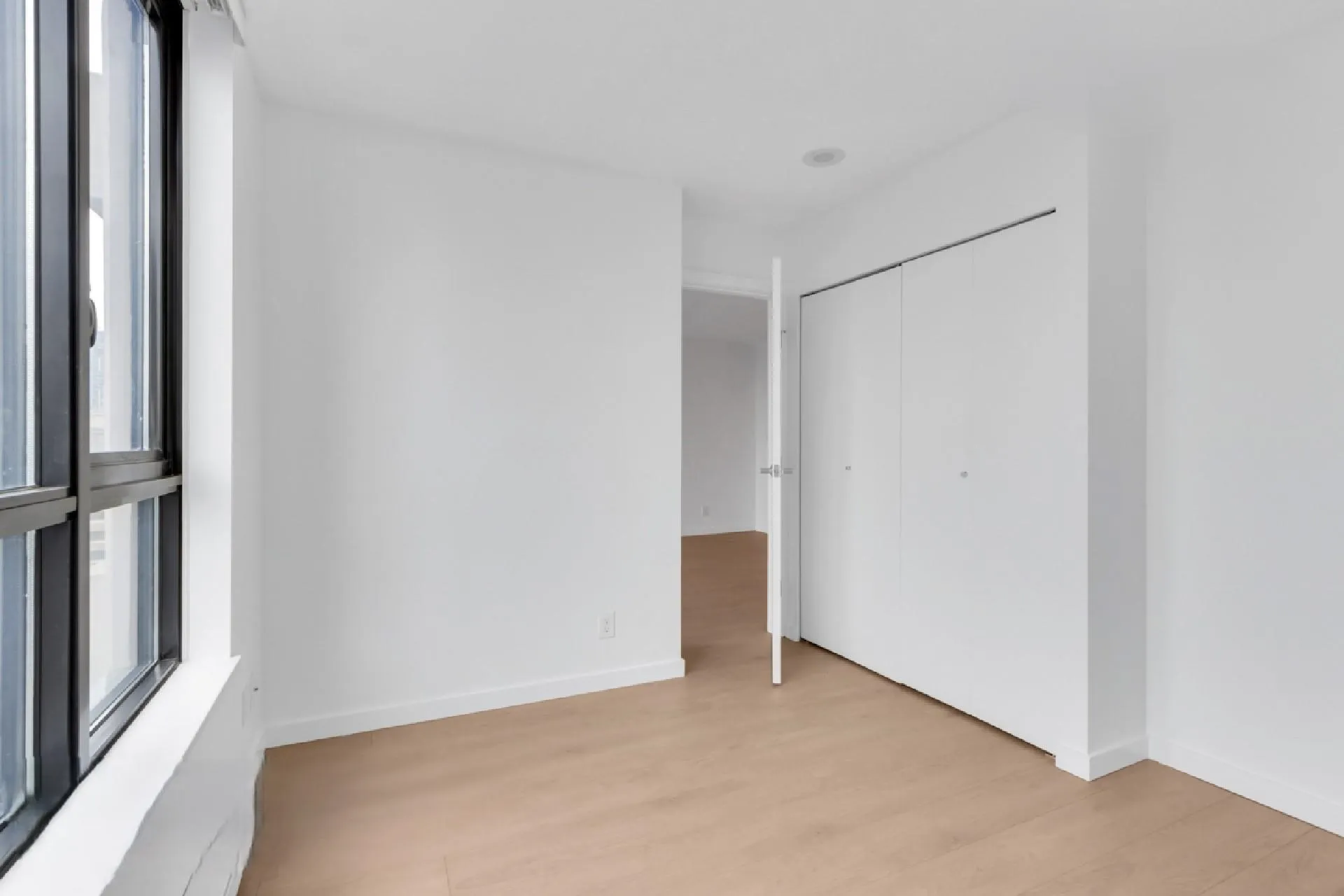 1308 977 Mainland Street