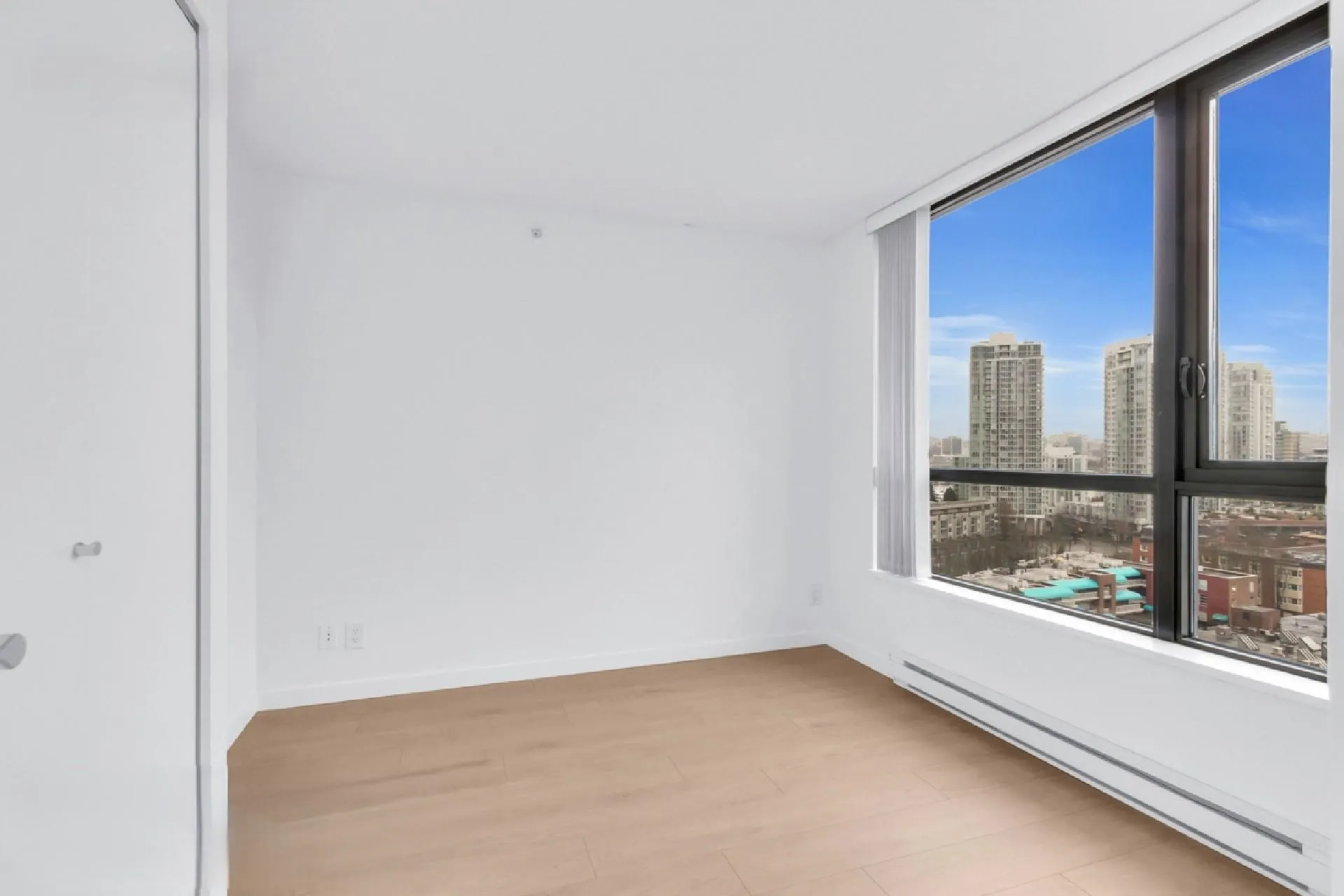 1308 977 Mainland Street