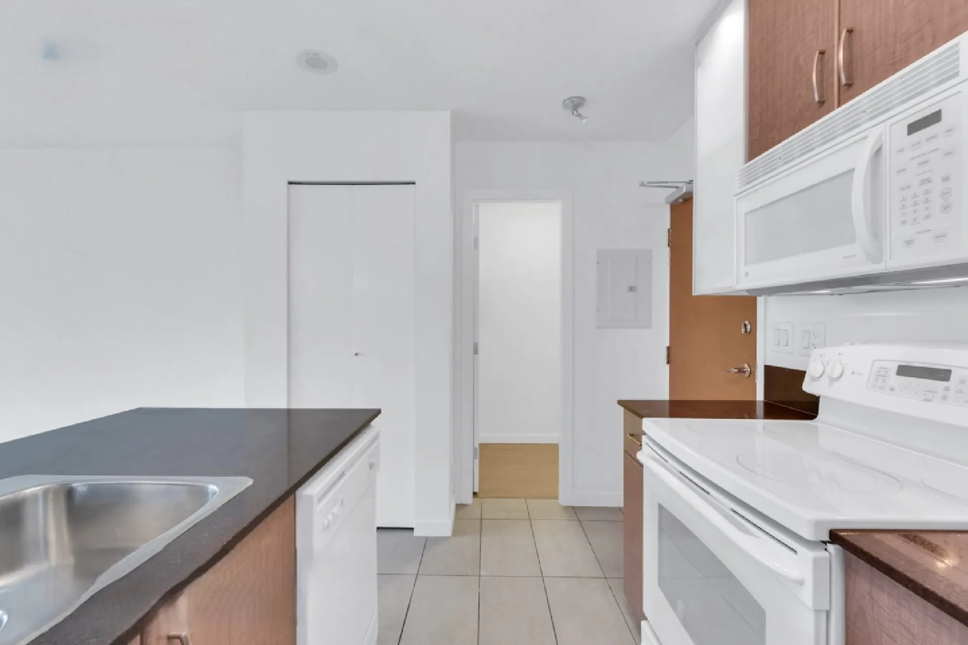 1308 977 Mainland Street