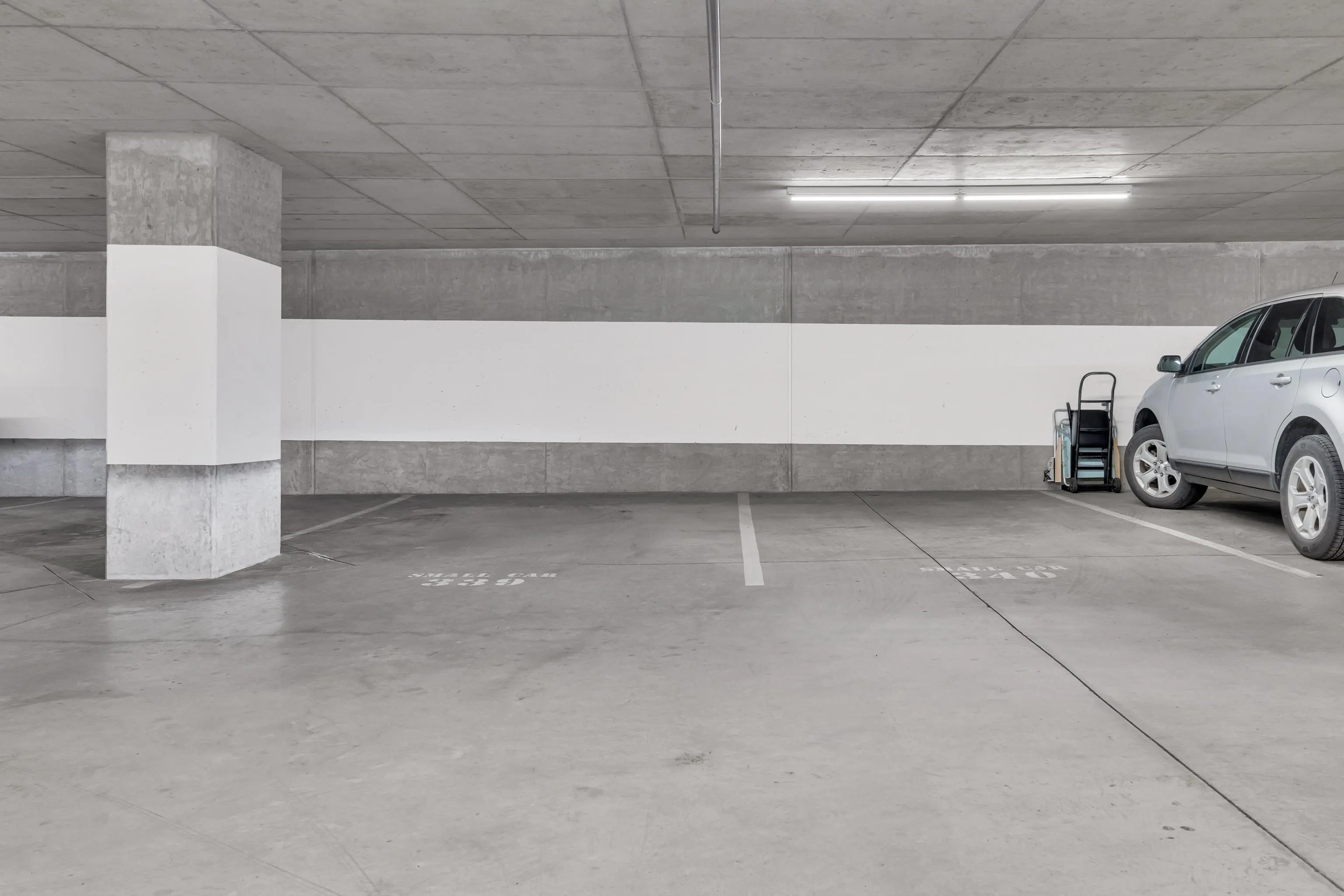 1203 15152 Russell Avenue