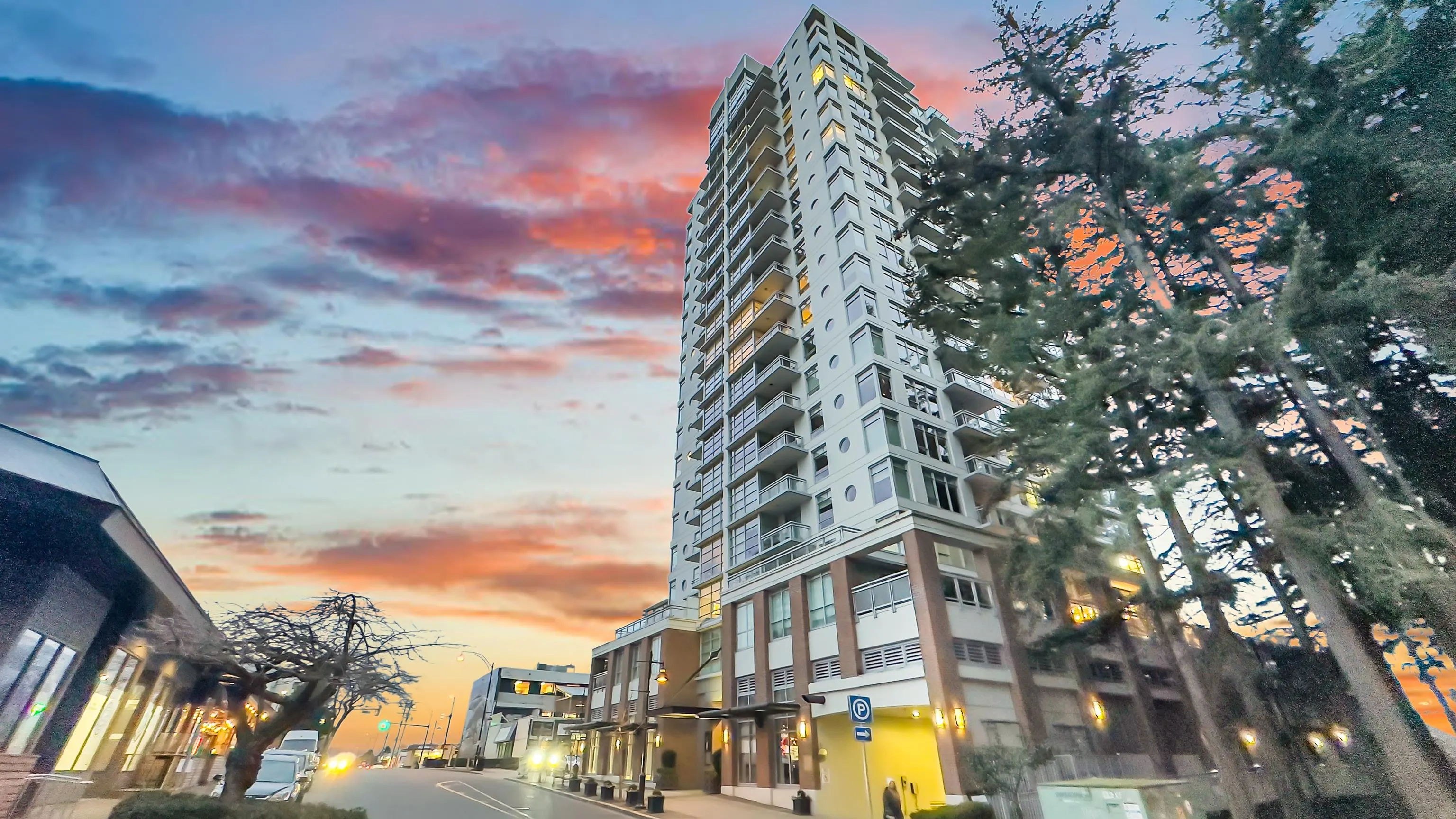 1203 15152 Russell Avenue