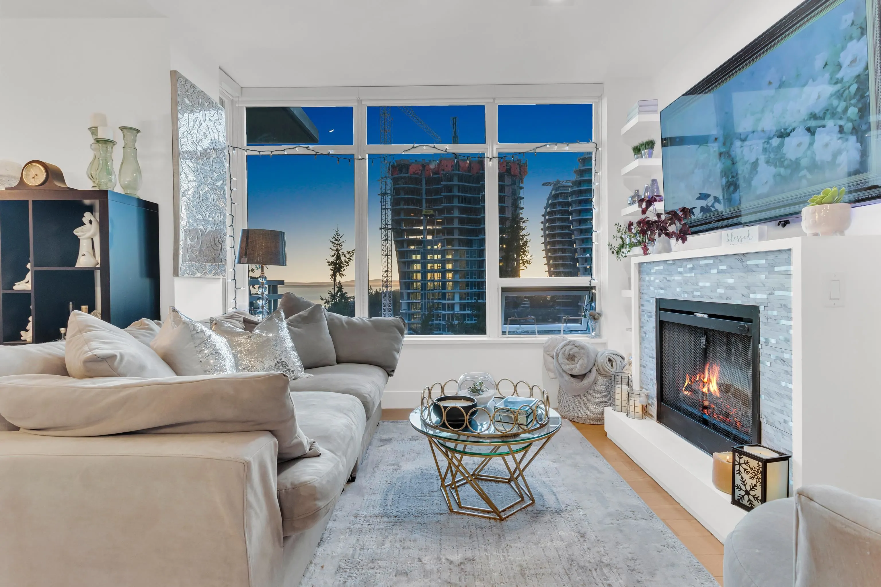 1203 15152 Russell Avenue