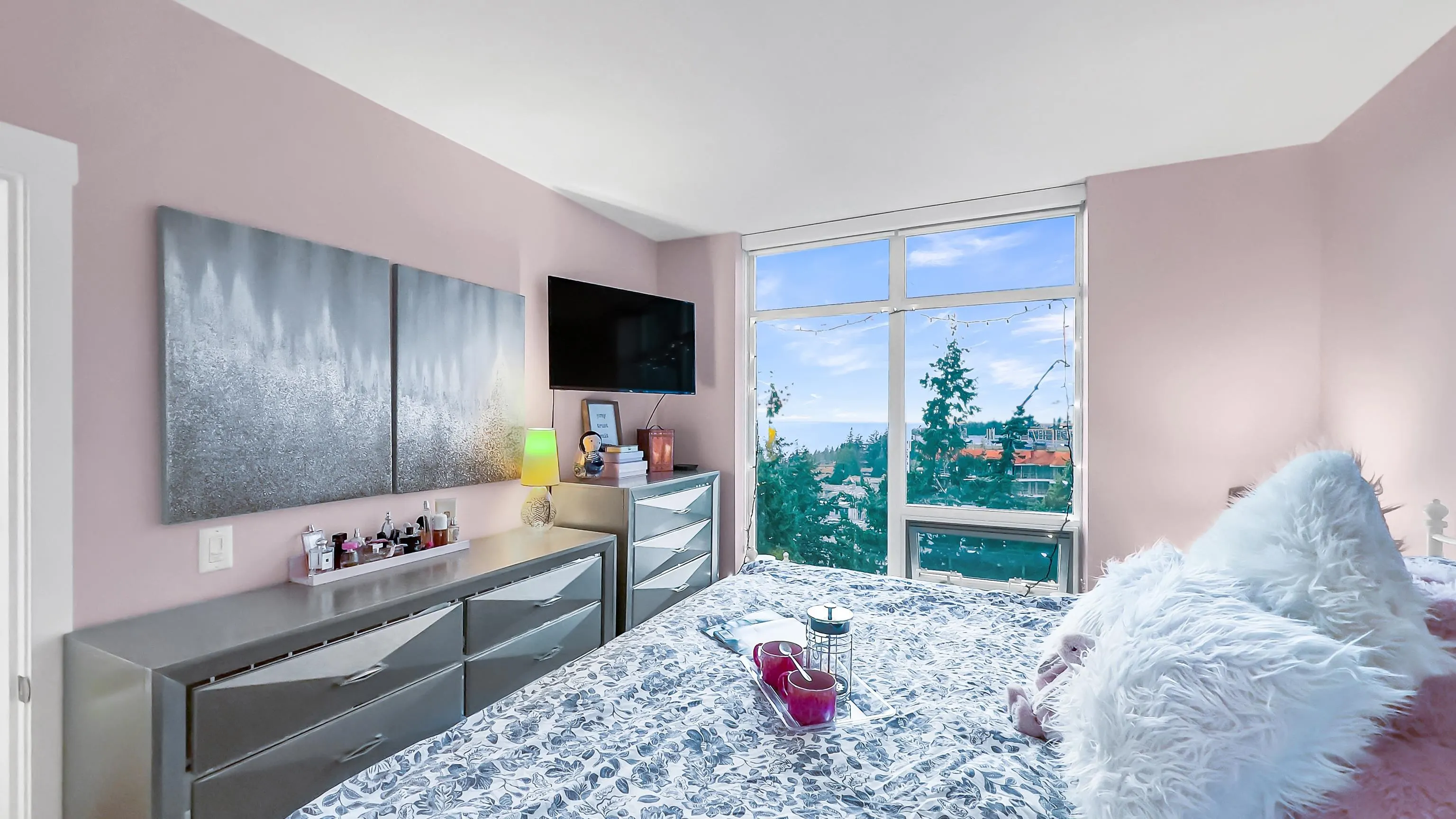 1203 15152 Russell Avenue