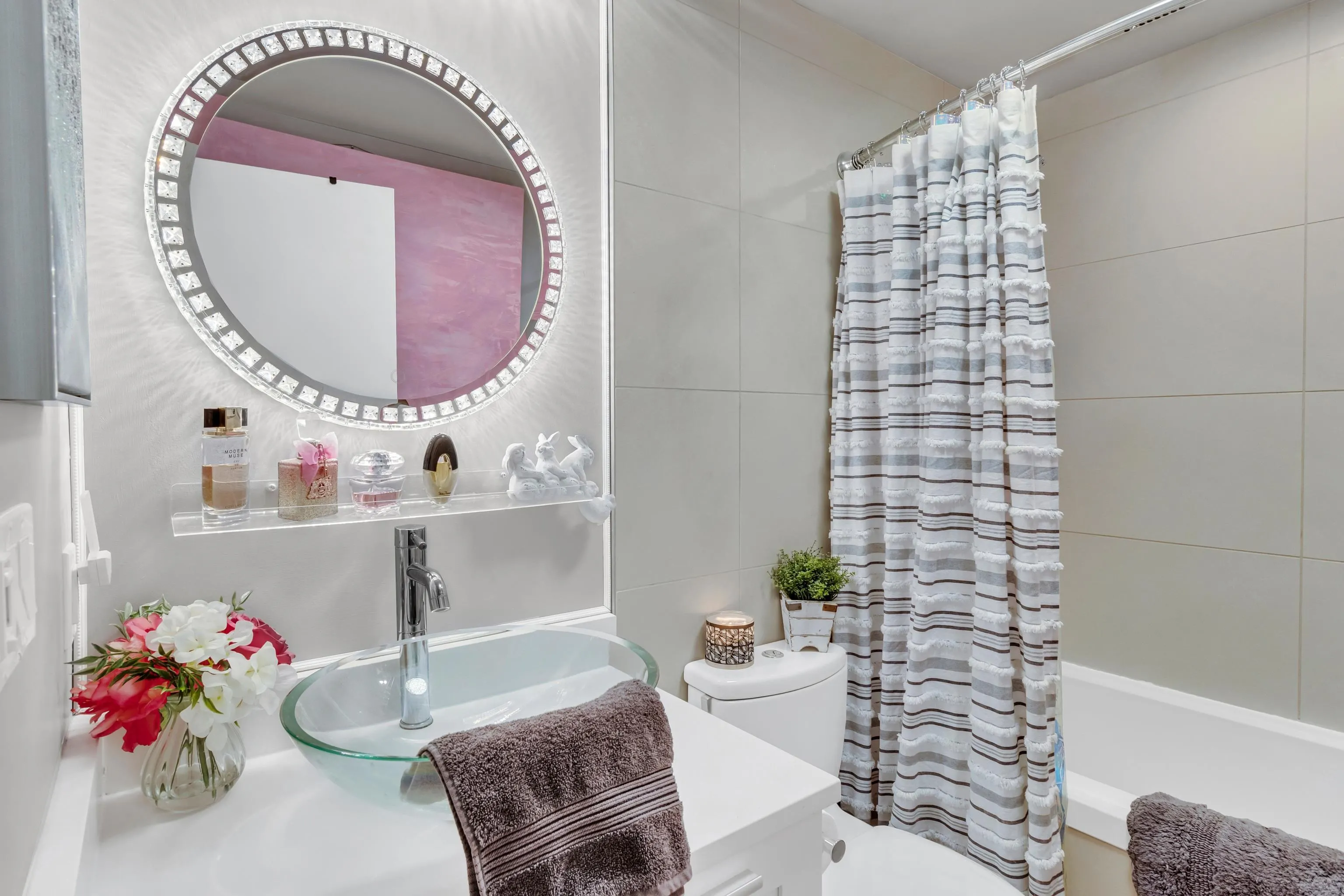 1203 15152 Russell Avenue