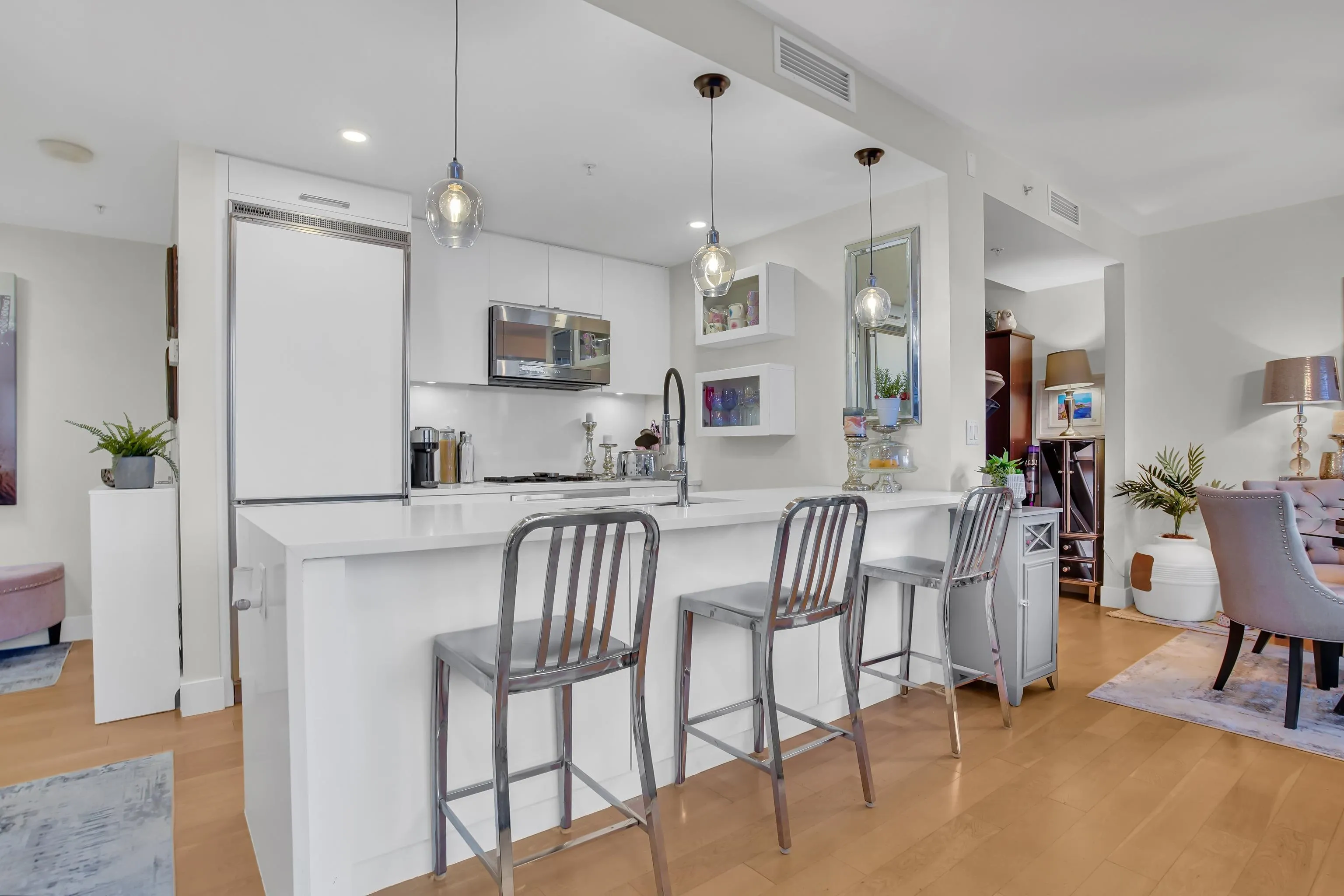1203 15152 Russell Avenue