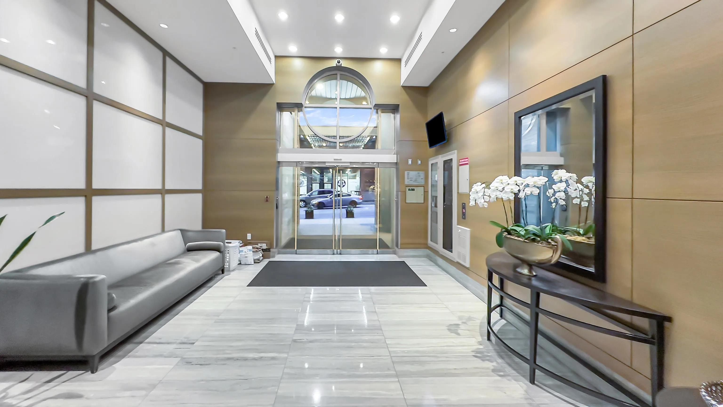 1203 15152 Russell Avenue