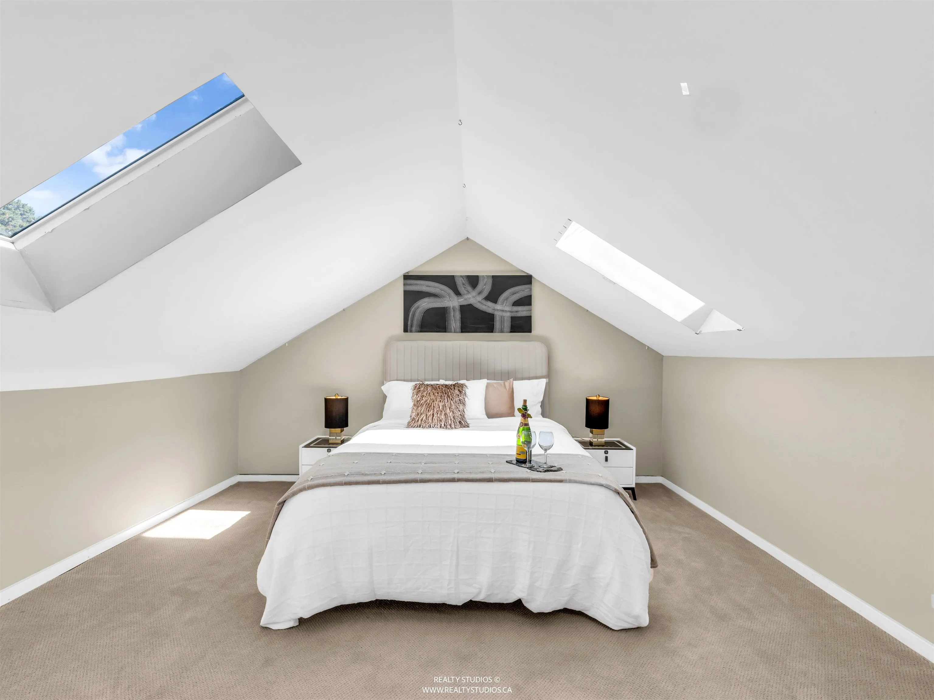138 W Kings Road