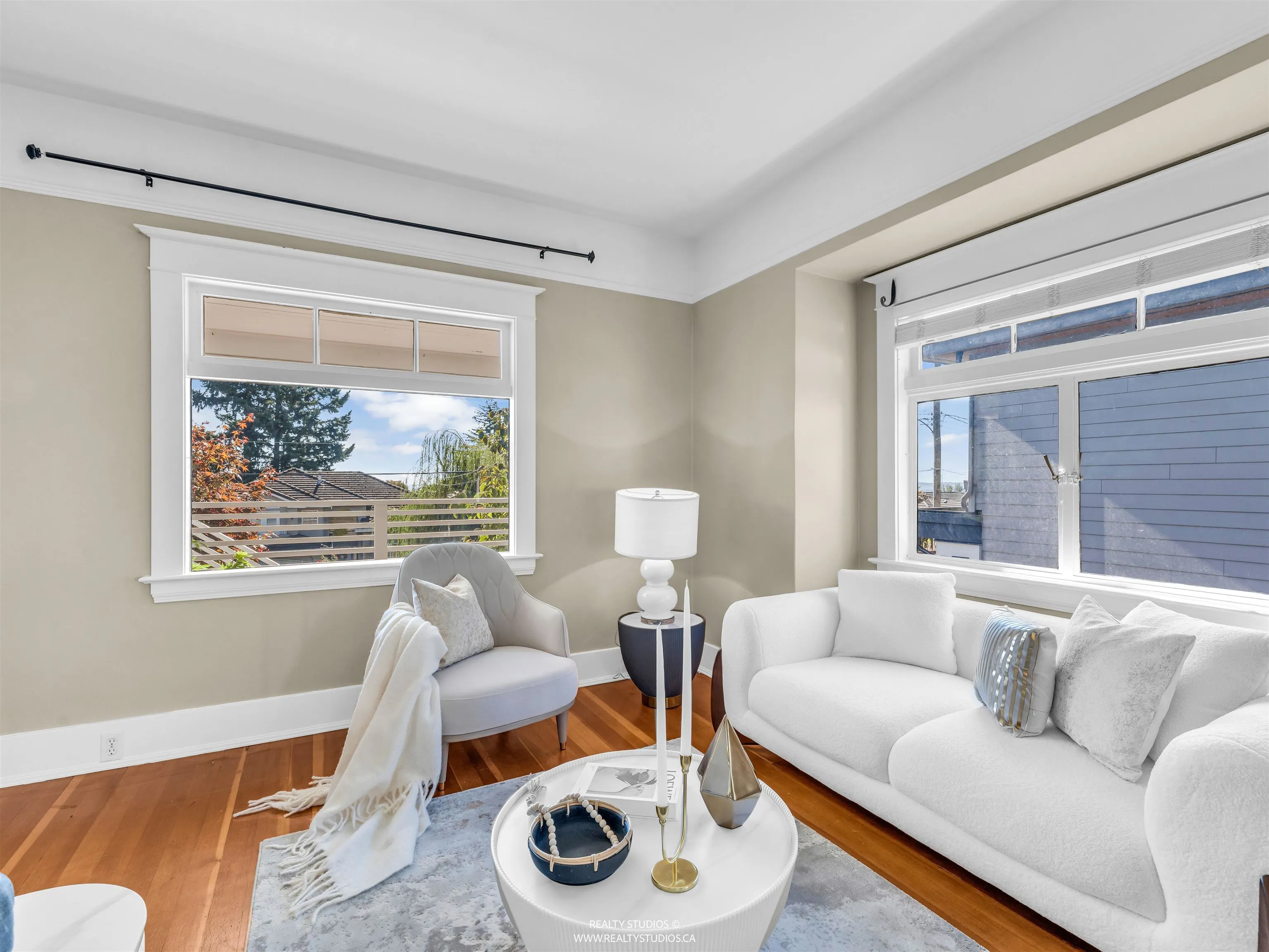 138 W Kings Road