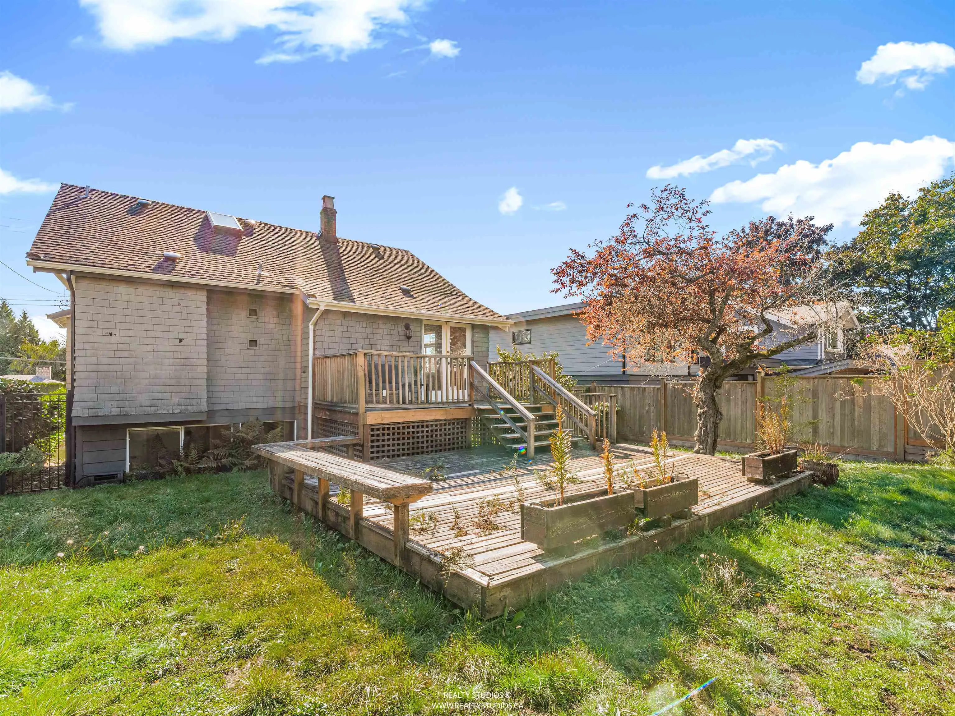 138 W Kings Road