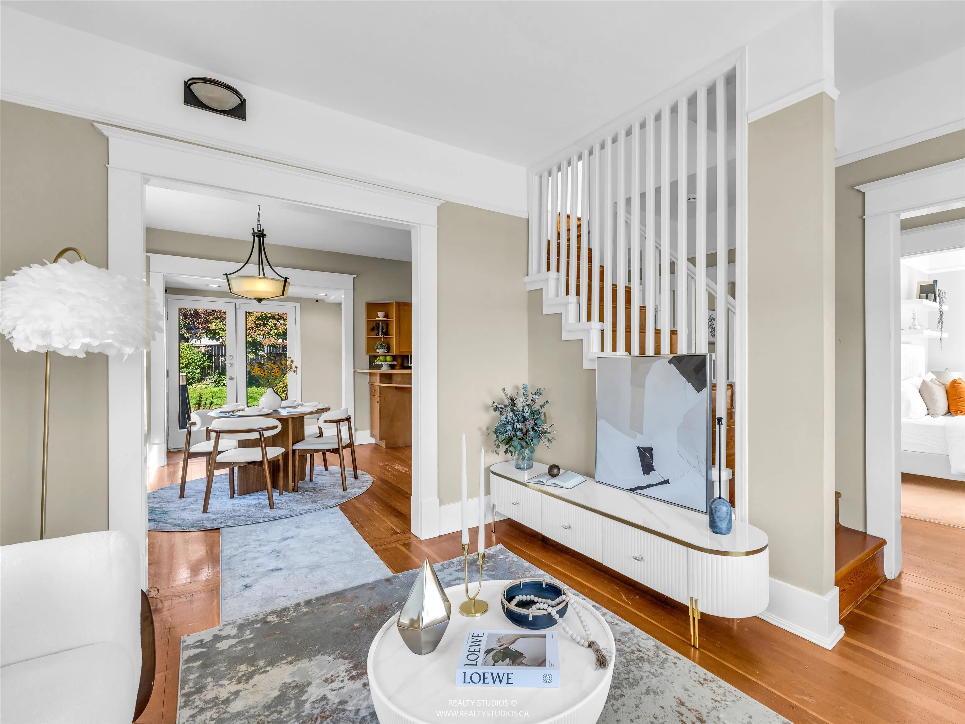 138 W Kings Road