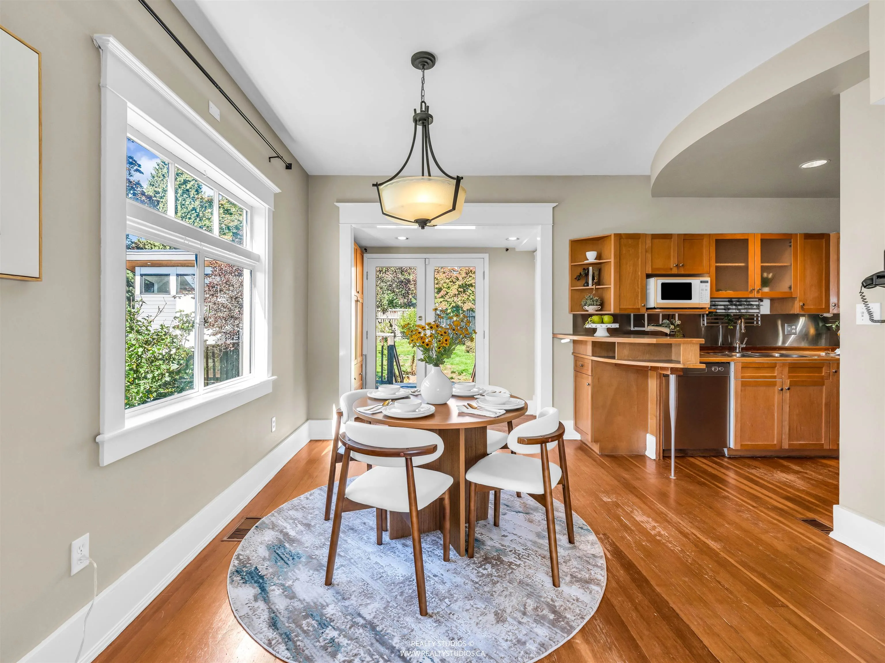 138 W Kings Road