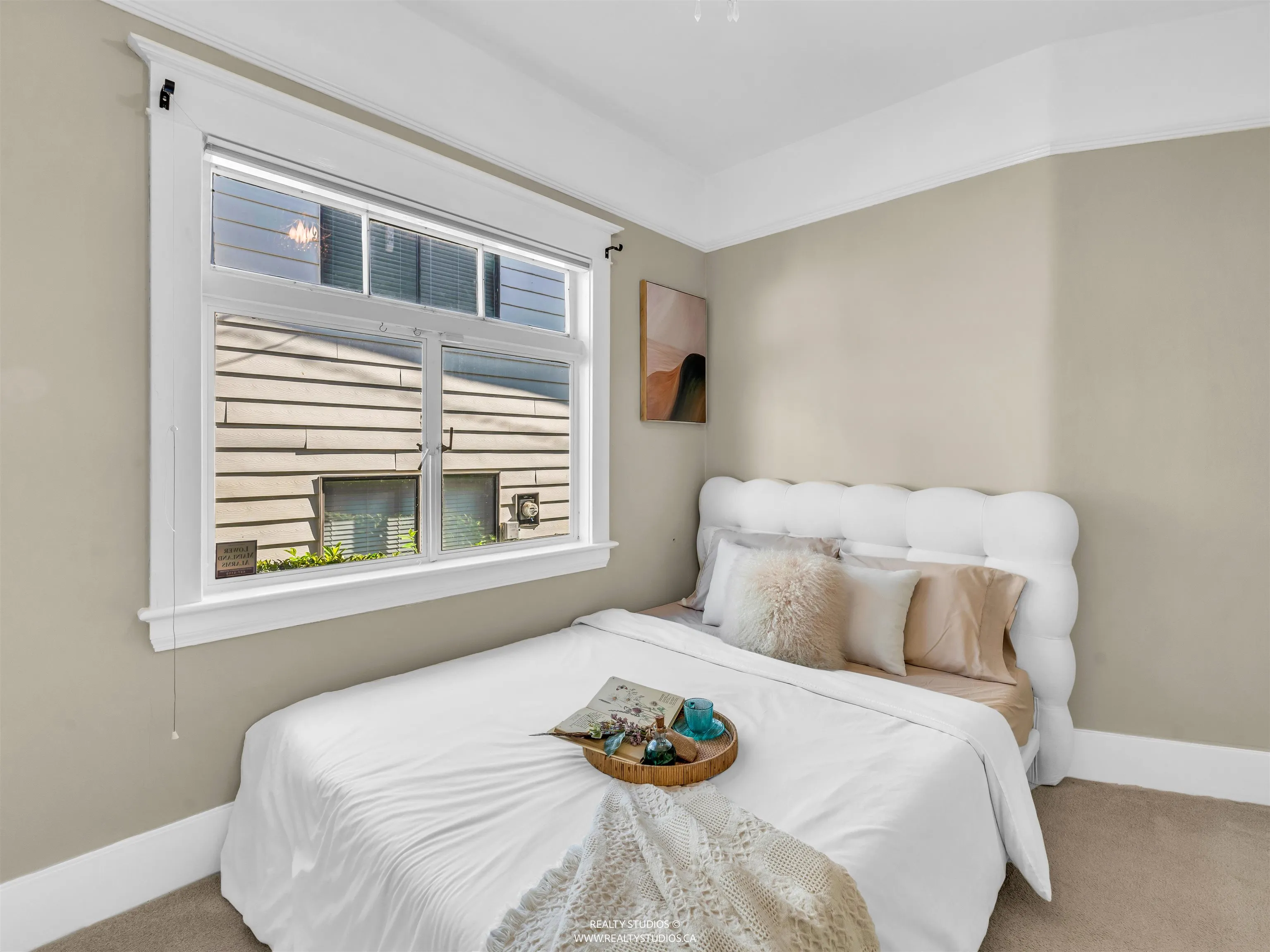 138 W Kings Road