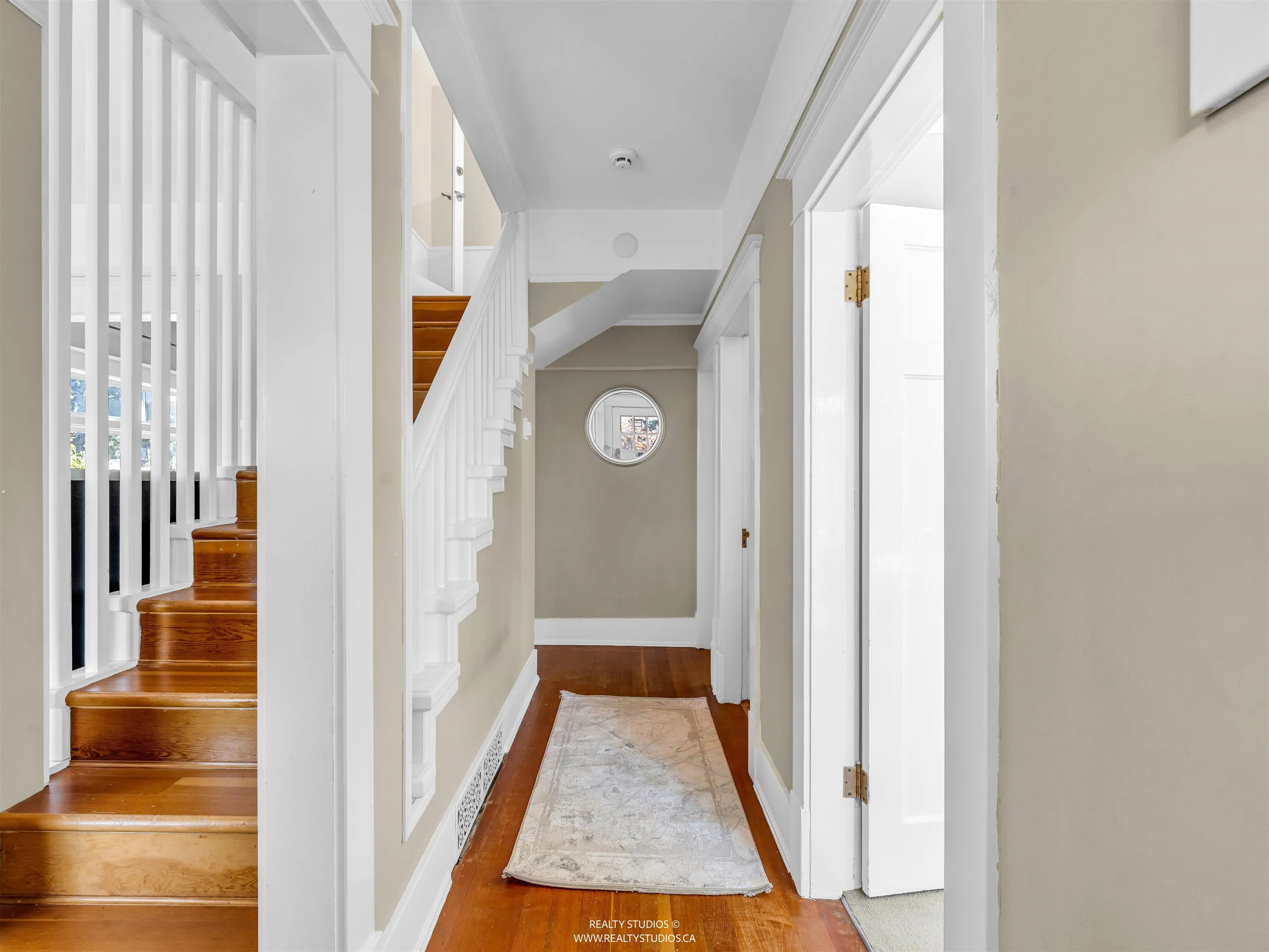 138 W Kings Road