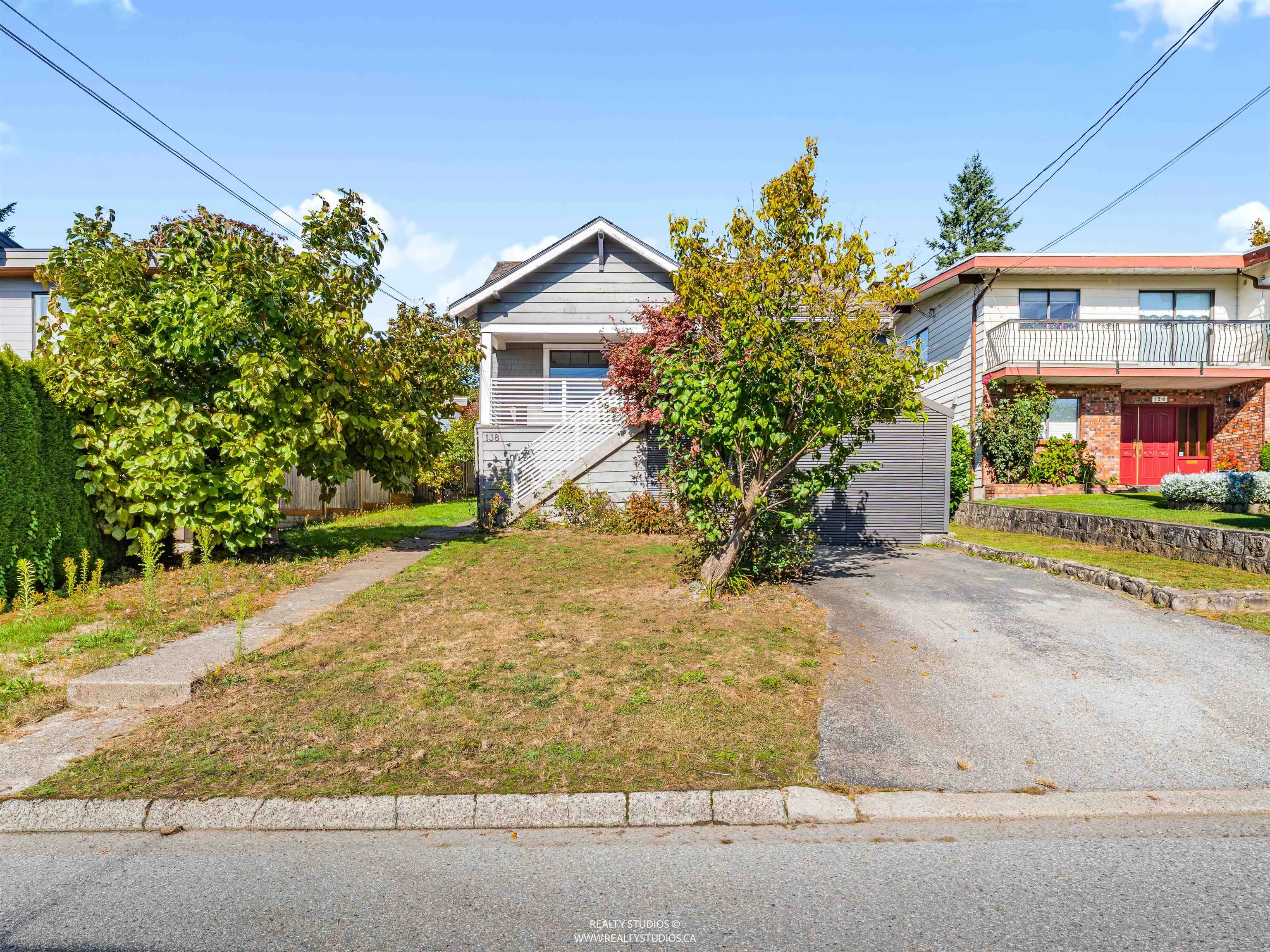 138 W Kings Road