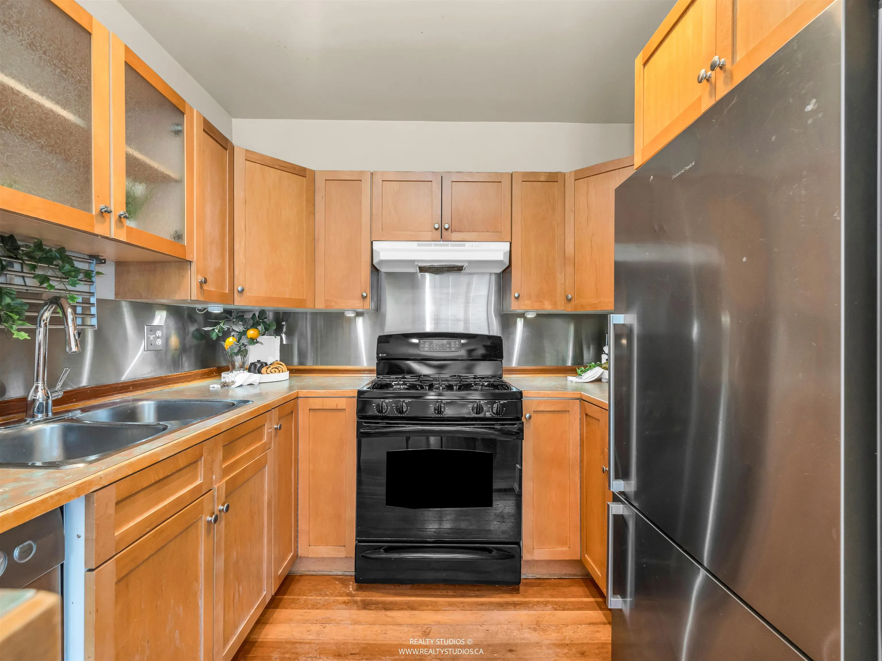 138 W Kings Road