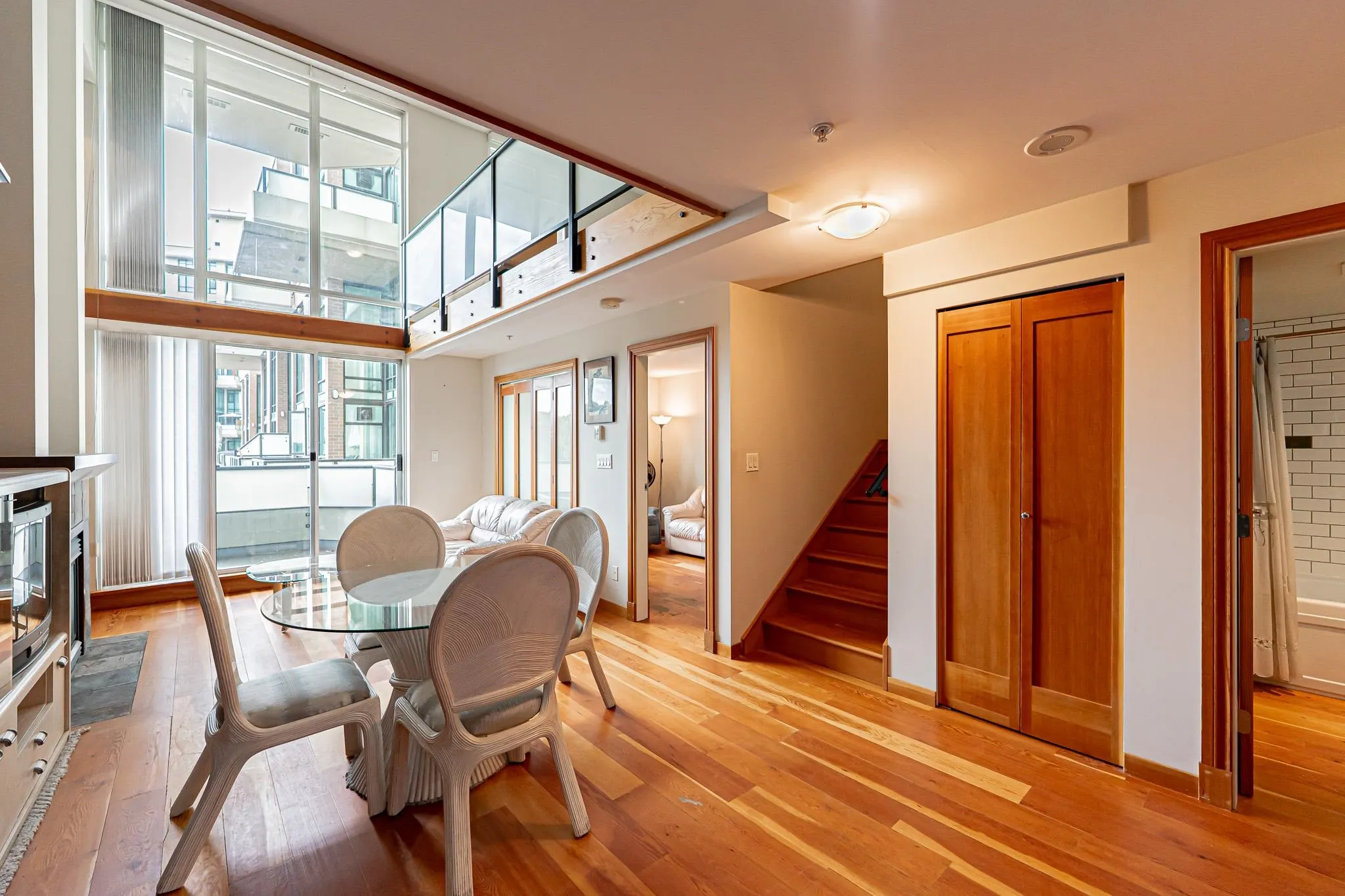 412 10 Renaissance Square