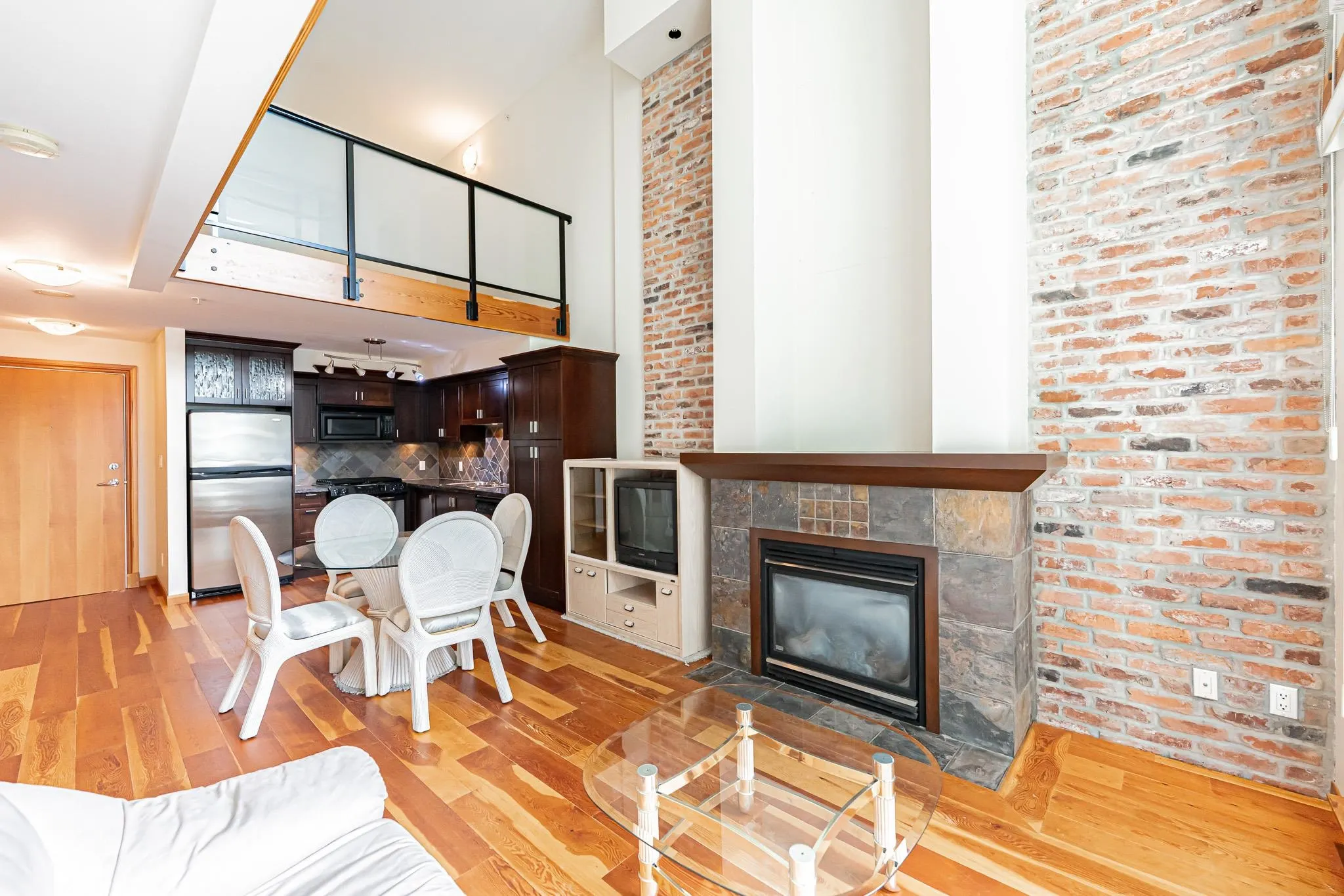 412 10 Renaissance Square