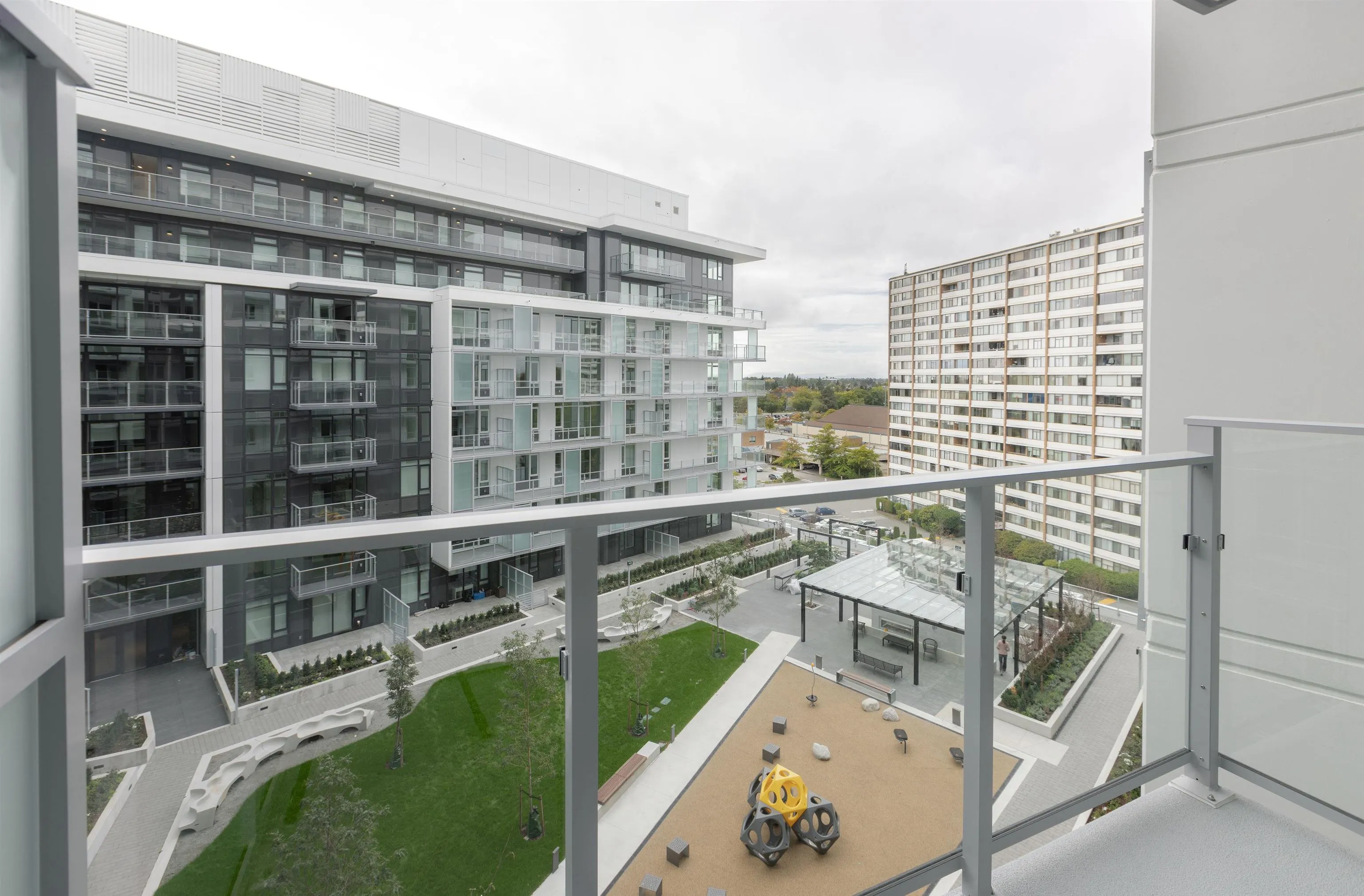 850 6500 Minoru Boulevard