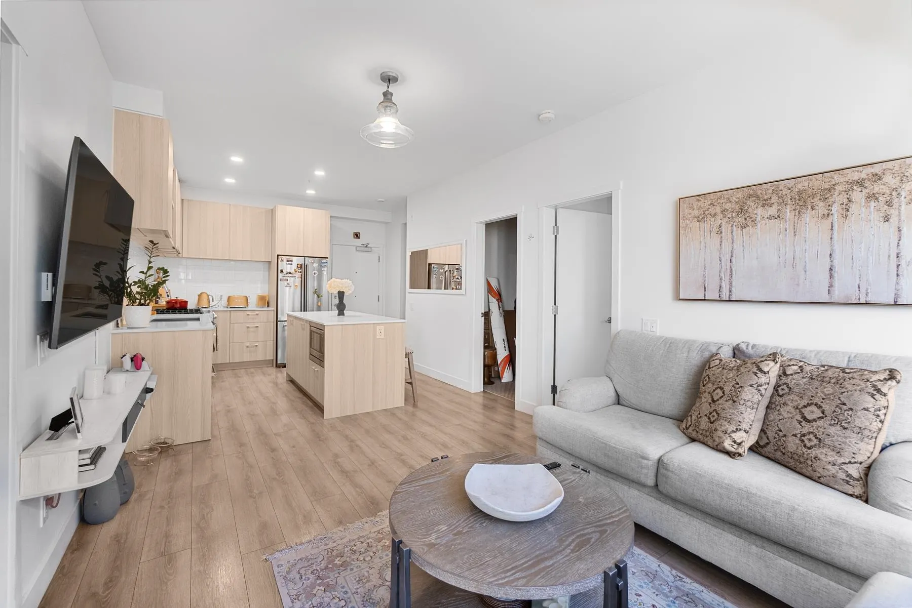 310 735 Anskar Court