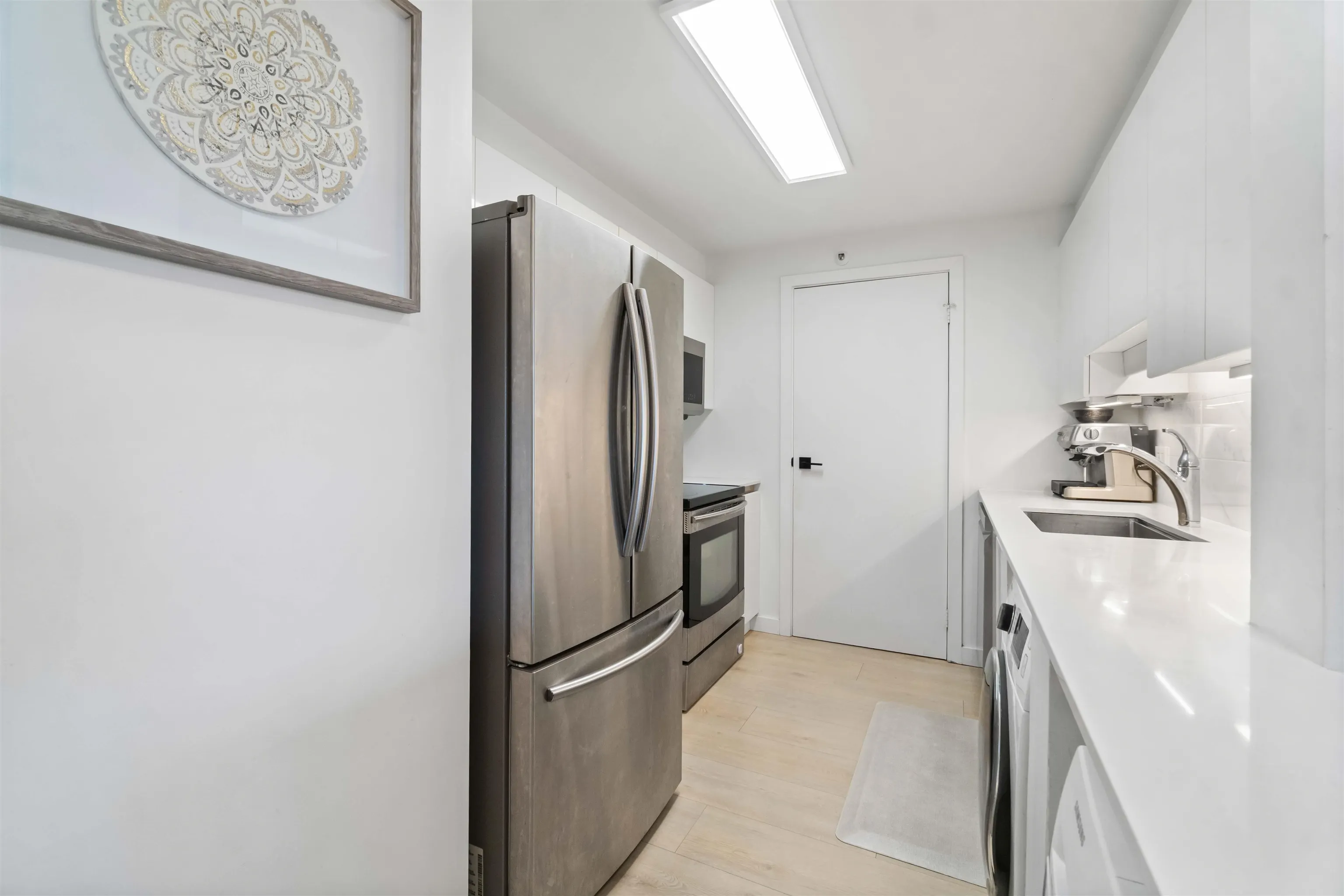 1303 930 Cambie Street