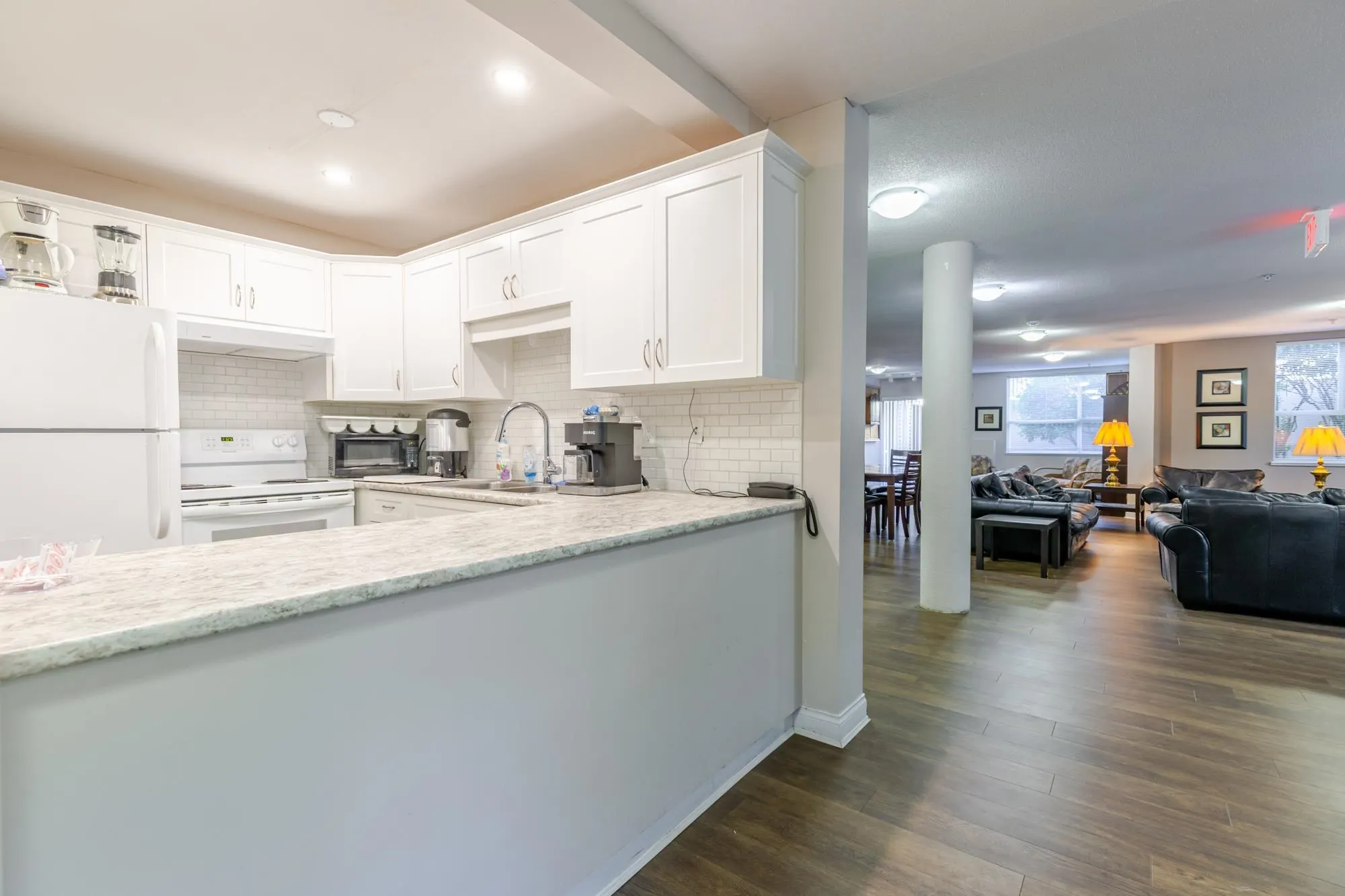 202 3172 Gladwin Road