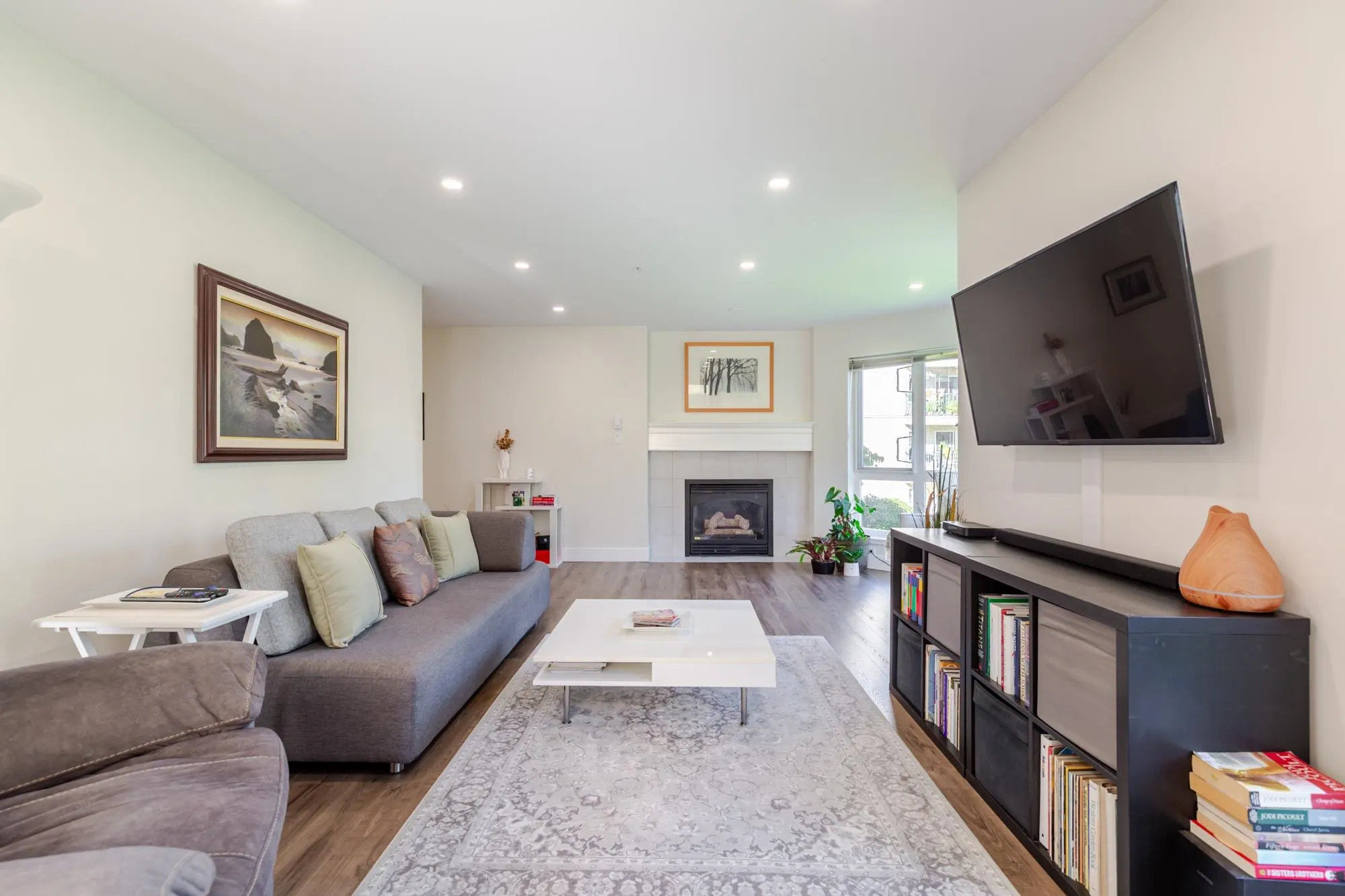 202 3172 Gladwin Road