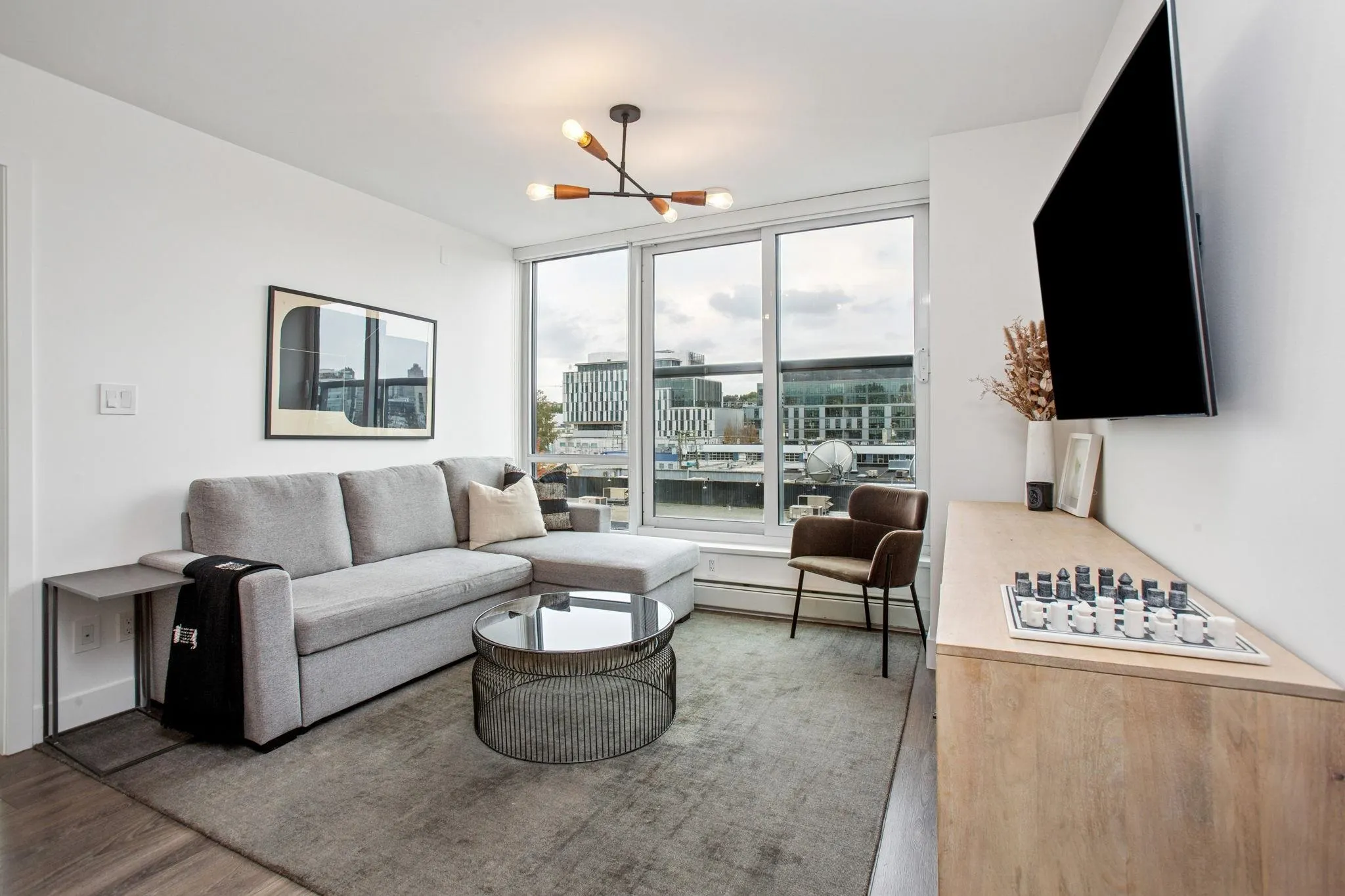 607 1788 Columbia Street