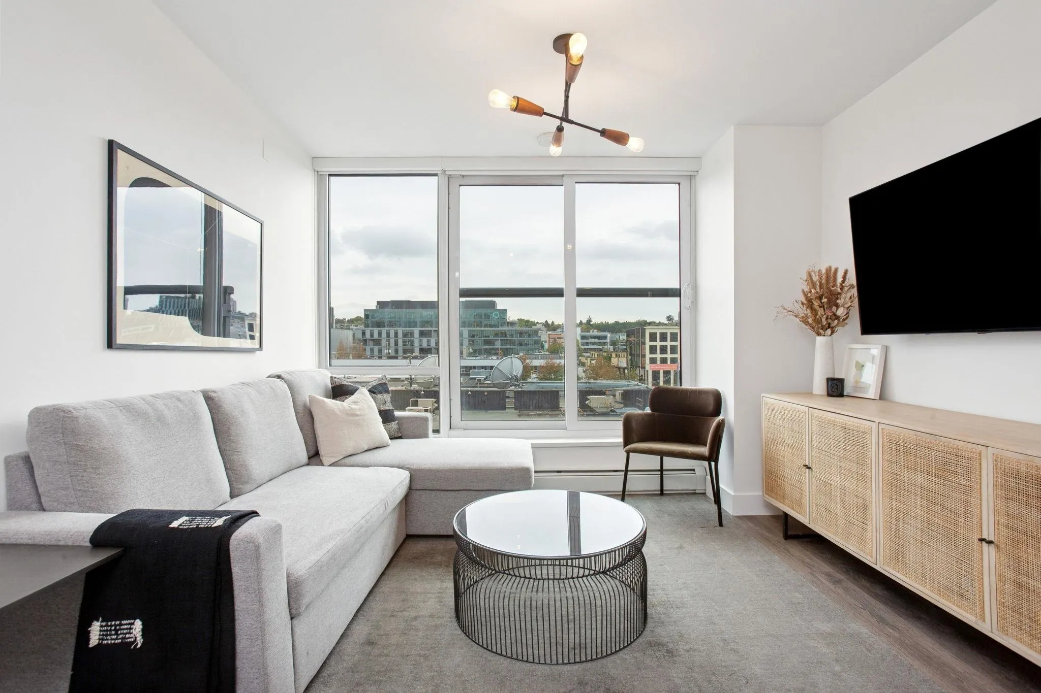 607 1788 Columbia Street