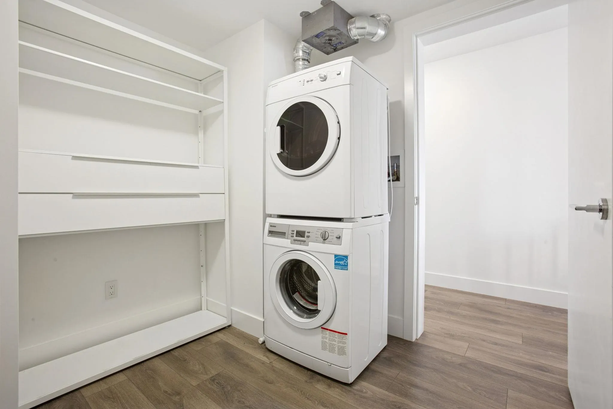 607 1788 Columbia Street