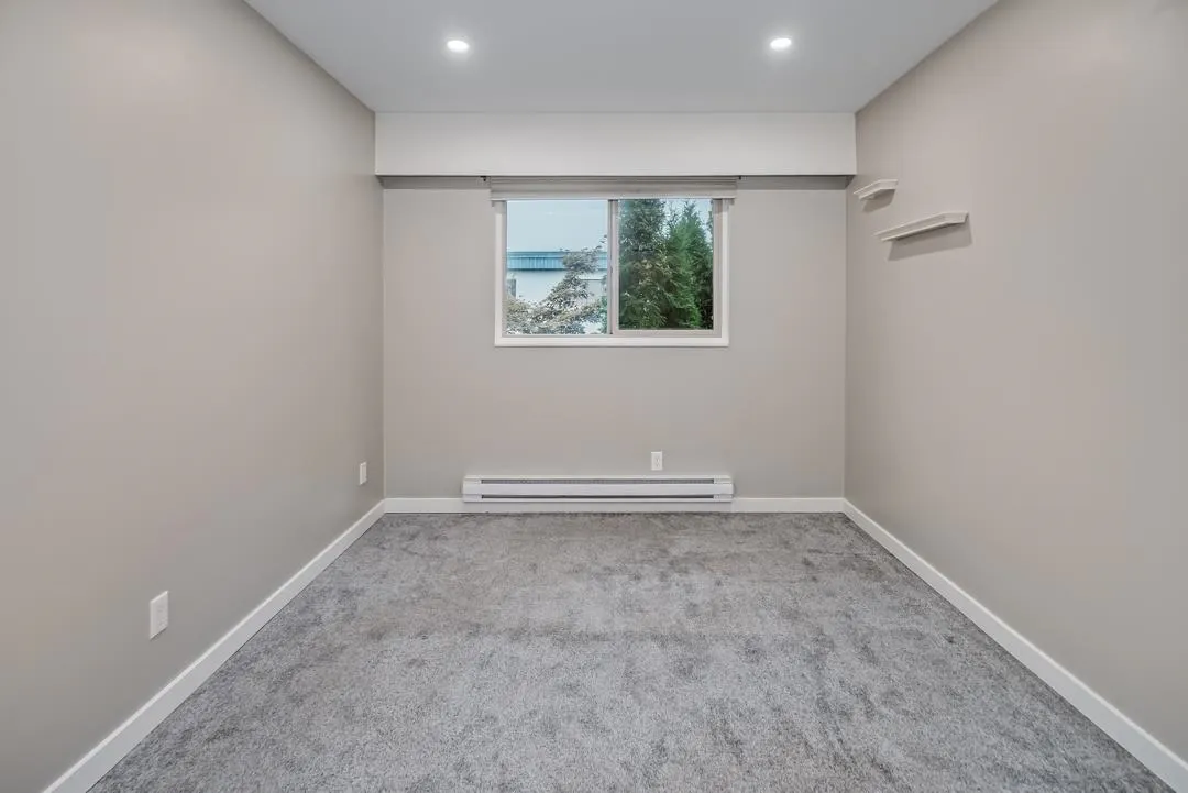 330 1735 Agassiz-Rosedale Highway No 9 Highway