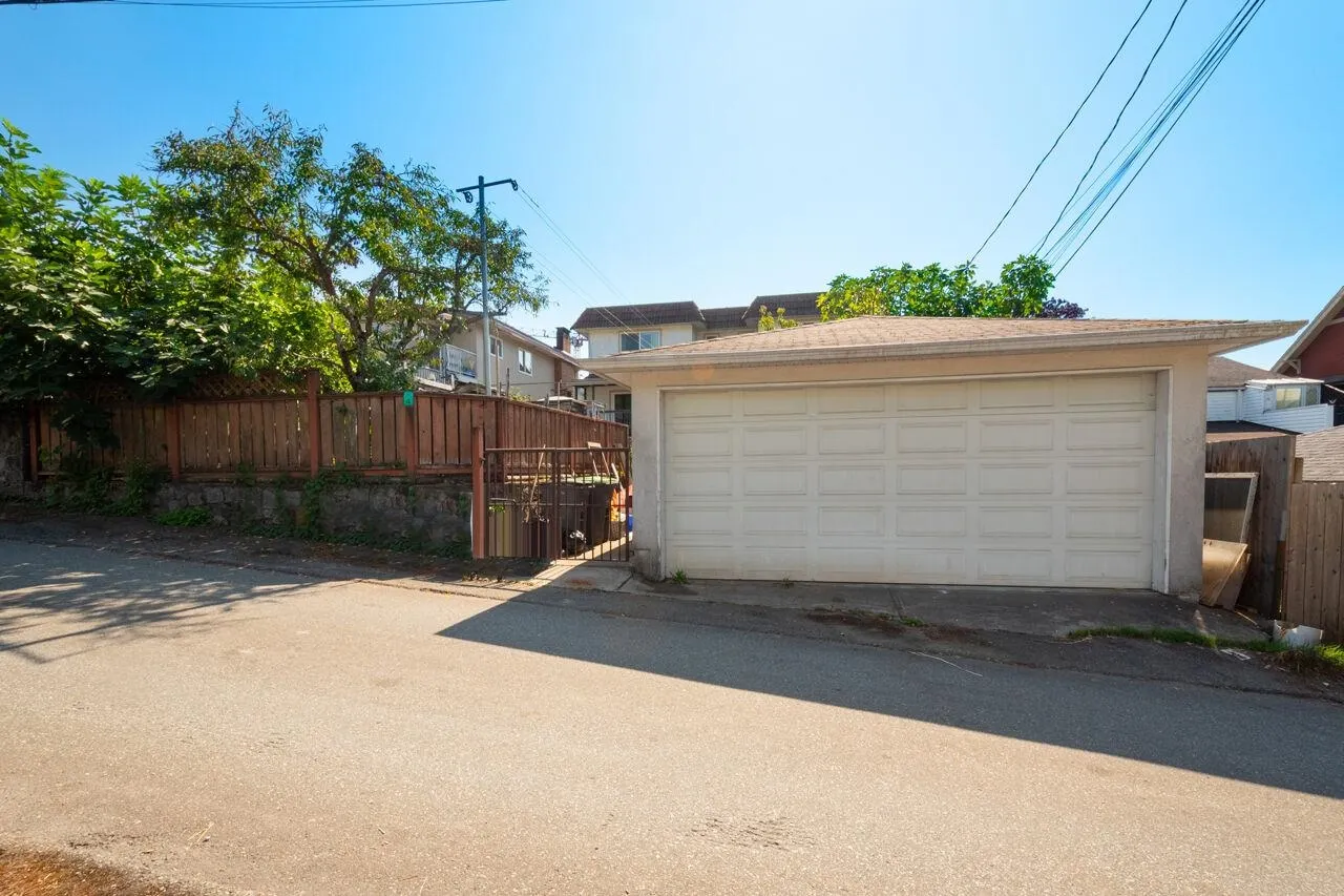 2155-57 W 15th Avenue