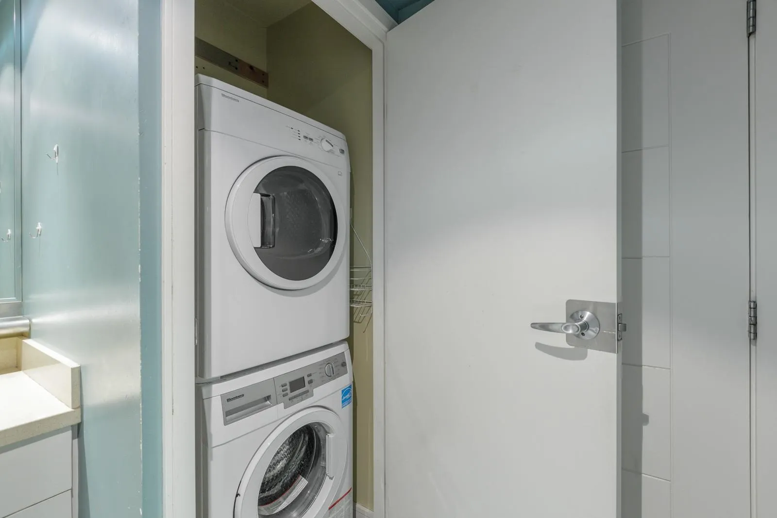 1601 1003 Burnaby Street