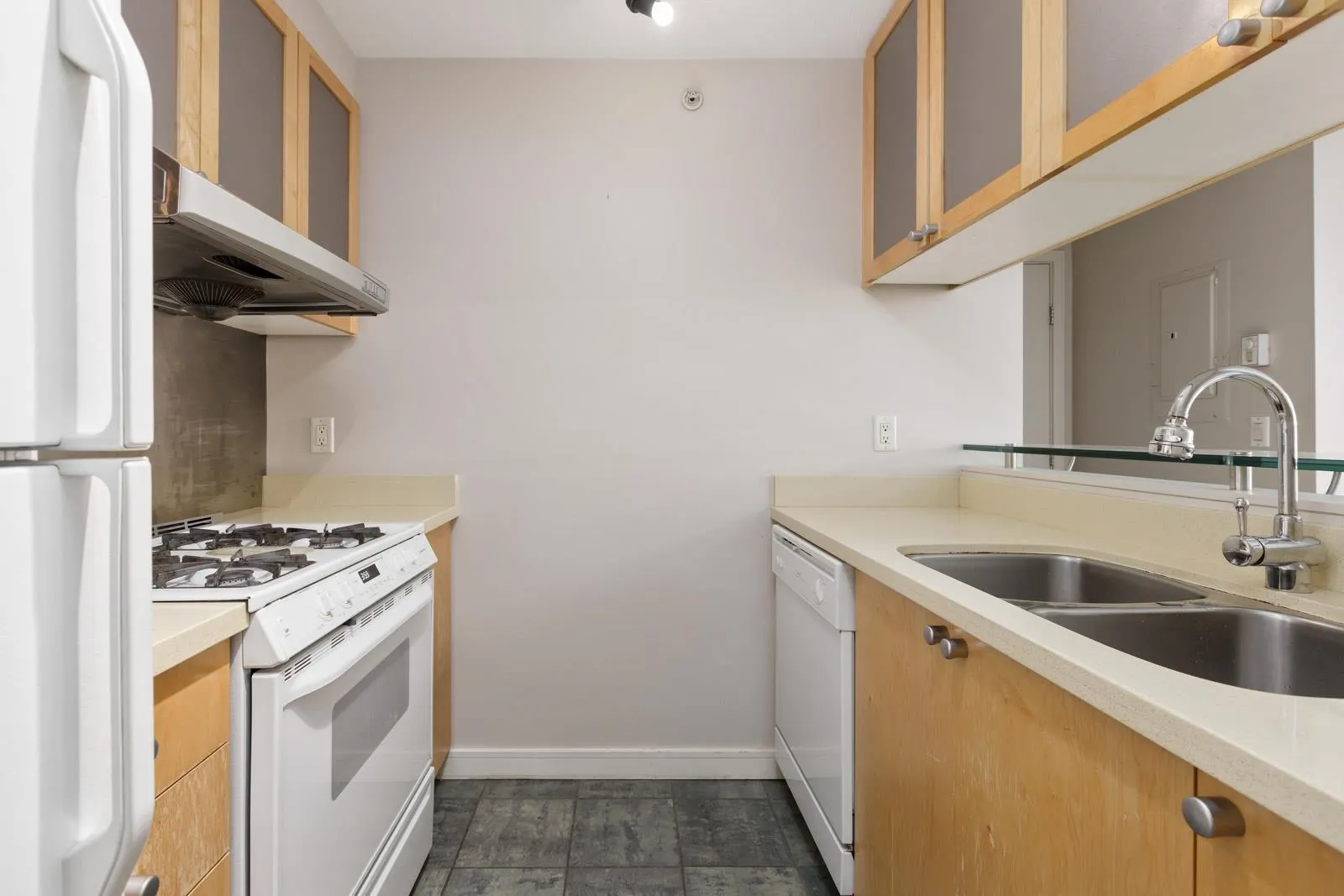1601 1003 Burnaby Street