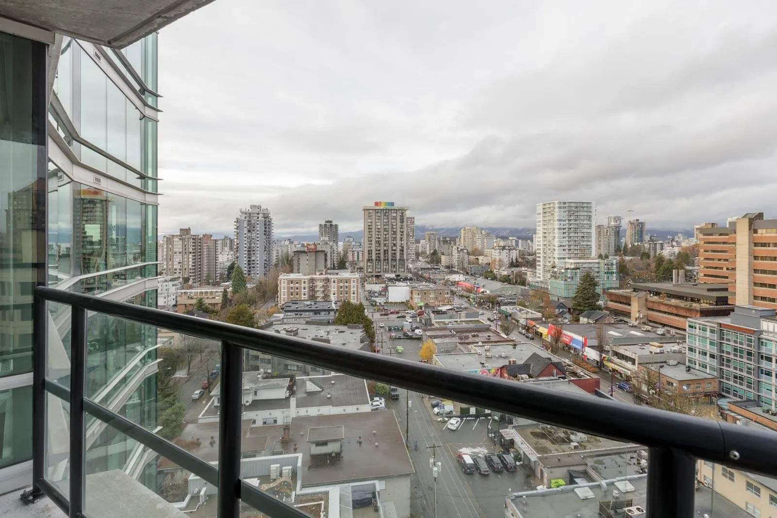 1601 1003 Burnaby Street