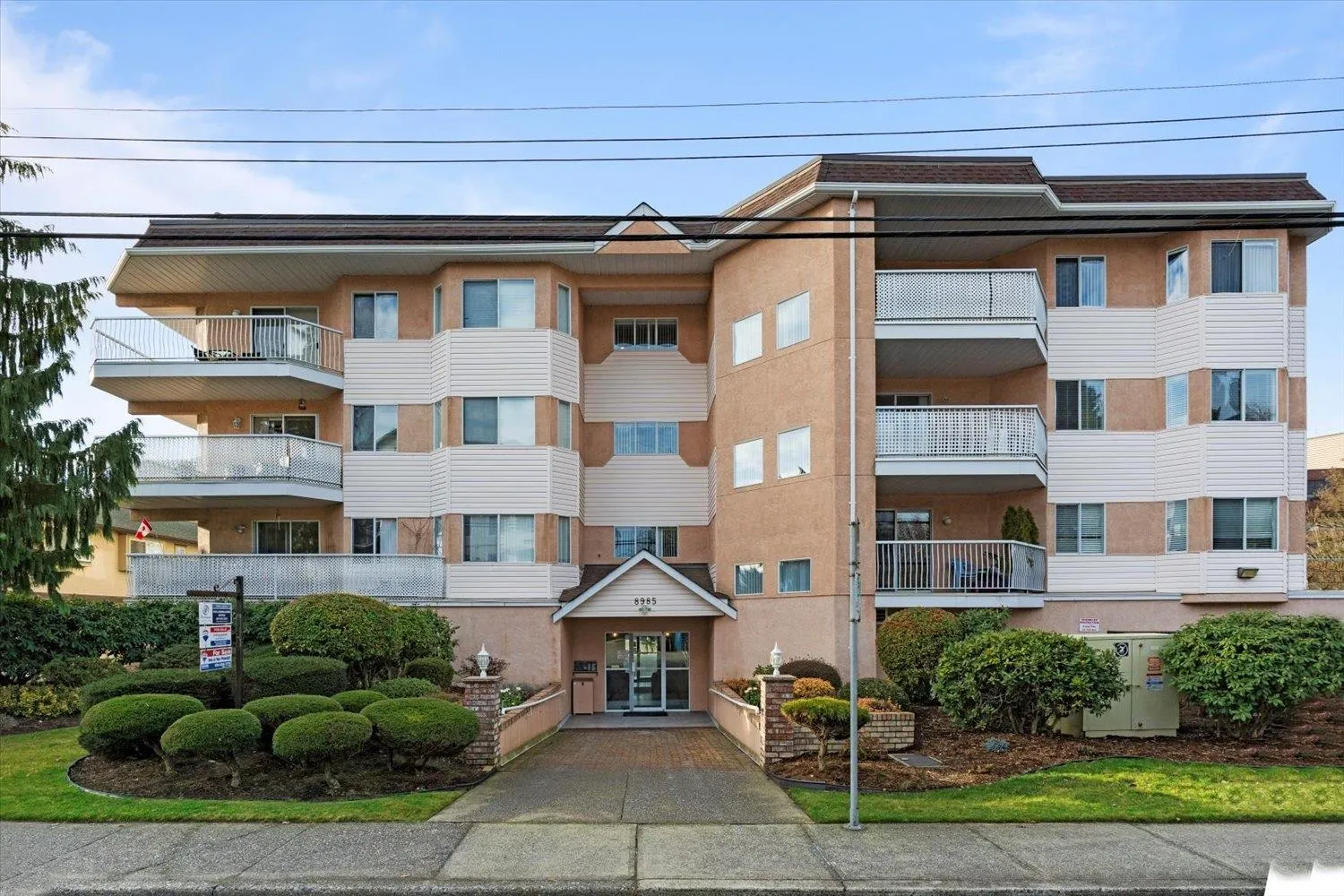 201 8985 Mary Street