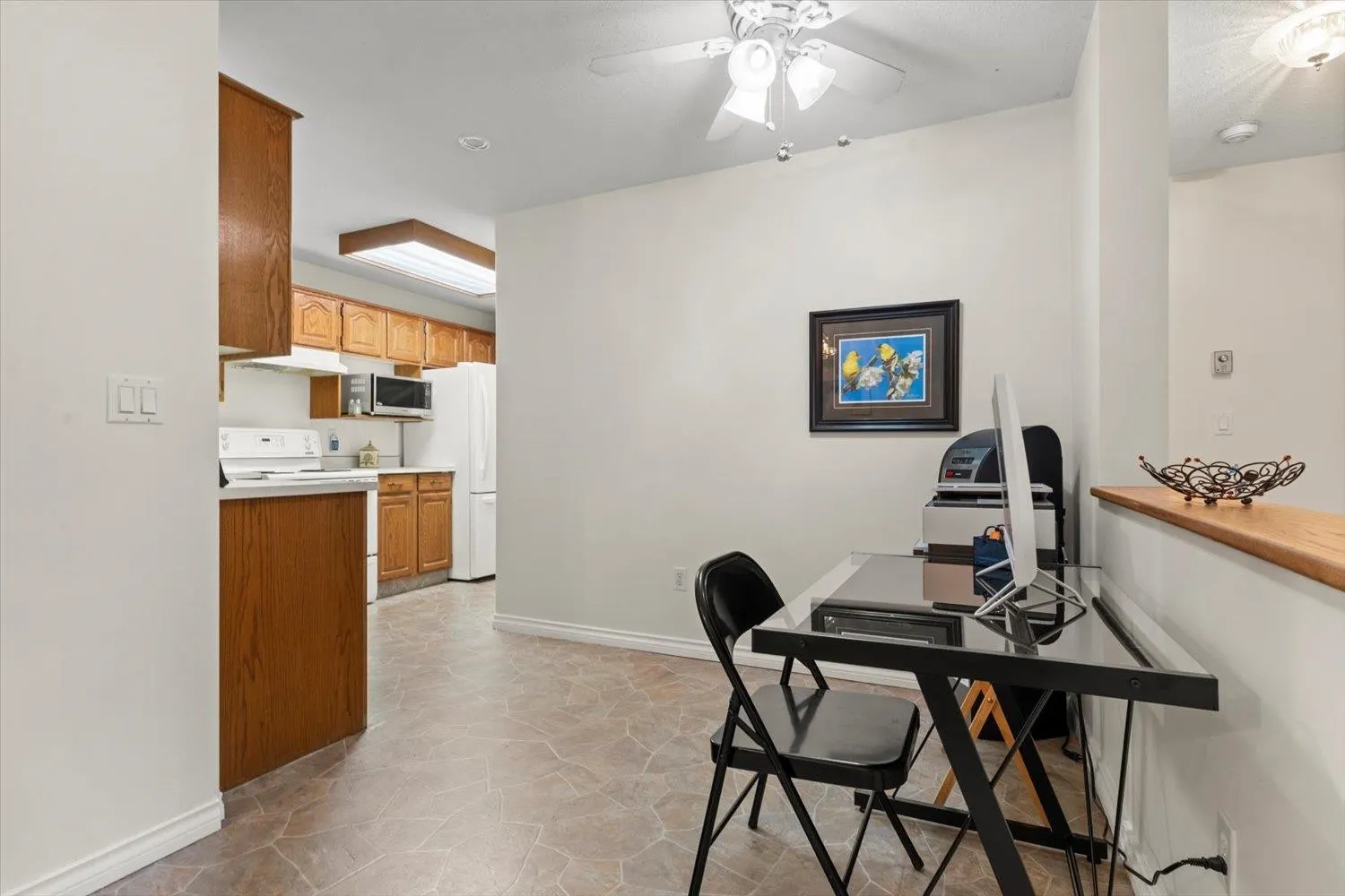 201 8985 Mary Street