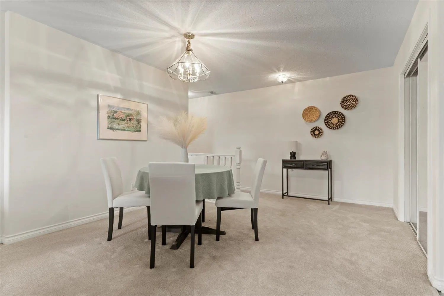 201 8985 Mary Street