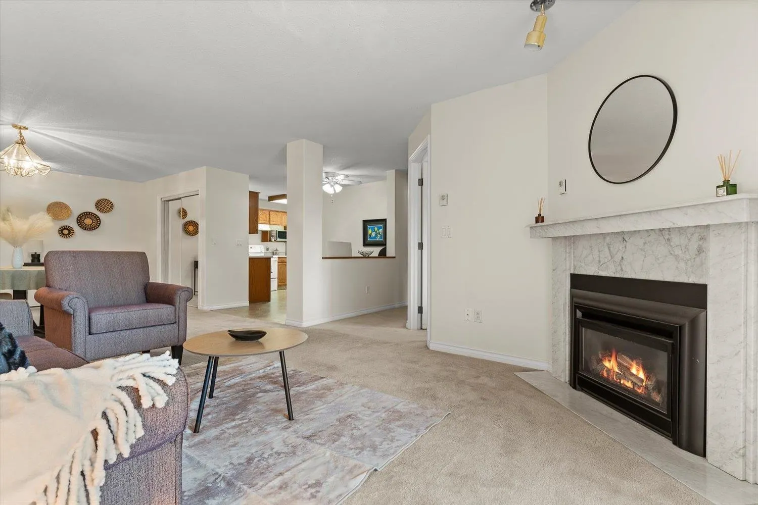 201 8985 Mary Street