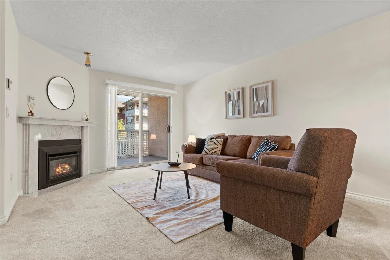 201 8985 Mary Street