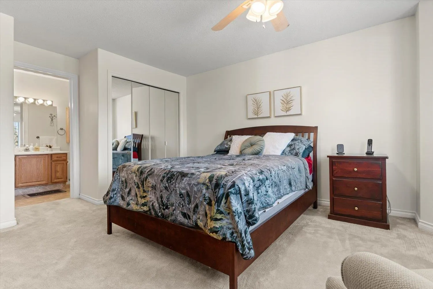 201 8985 Mary Street