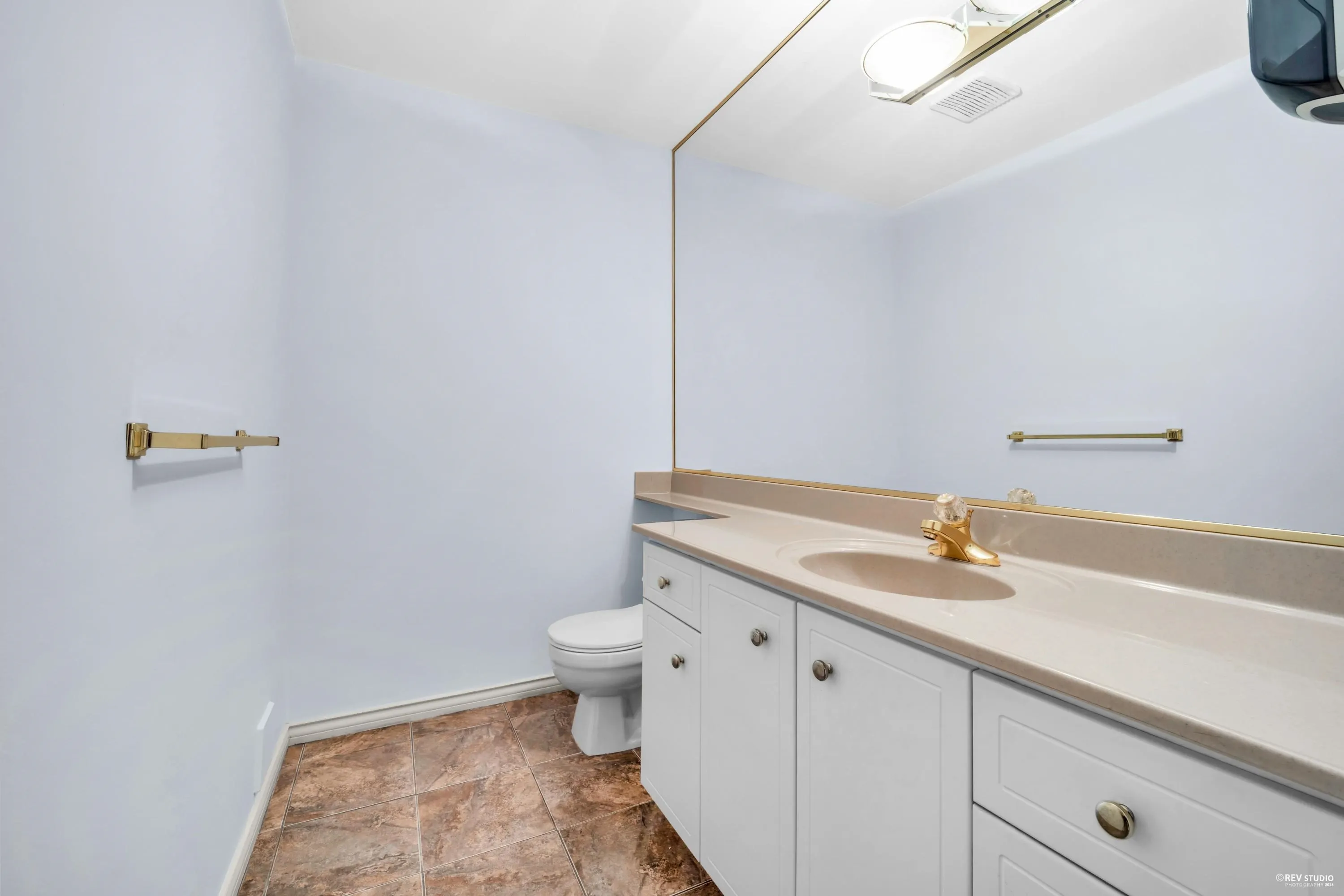 6 8151 Garden City Road