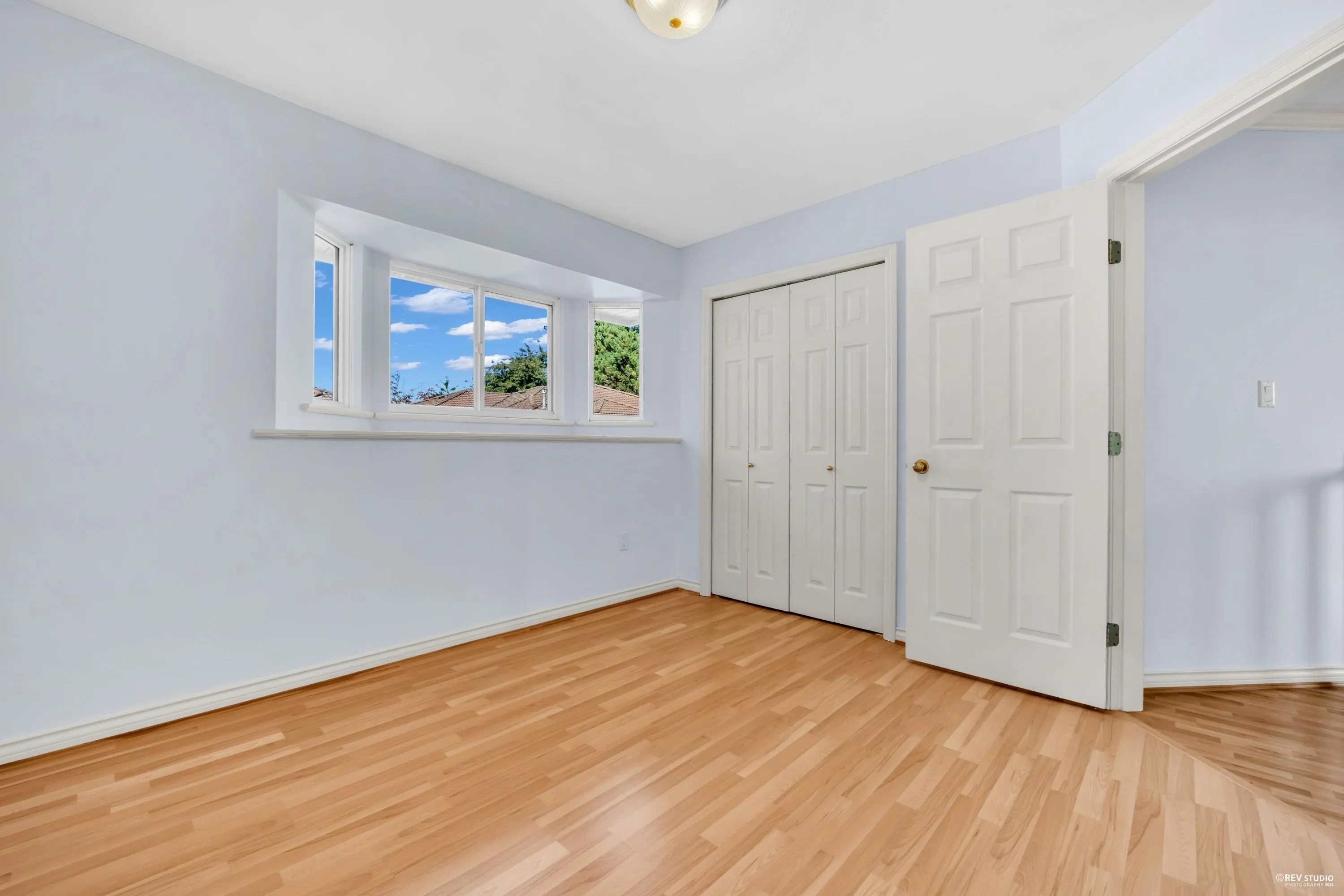 6 8151 Garden City Road