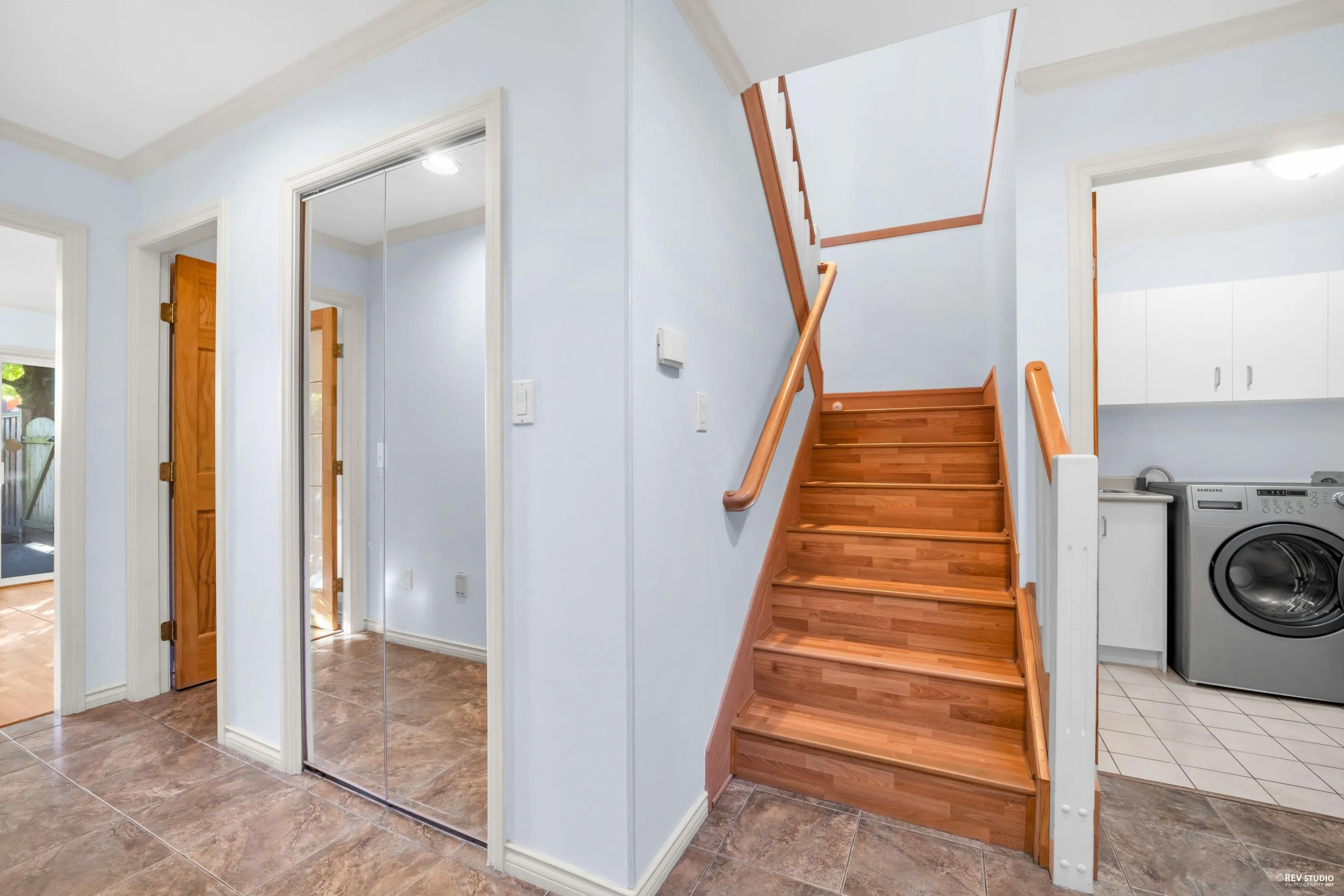 6 8151 Garden City Road