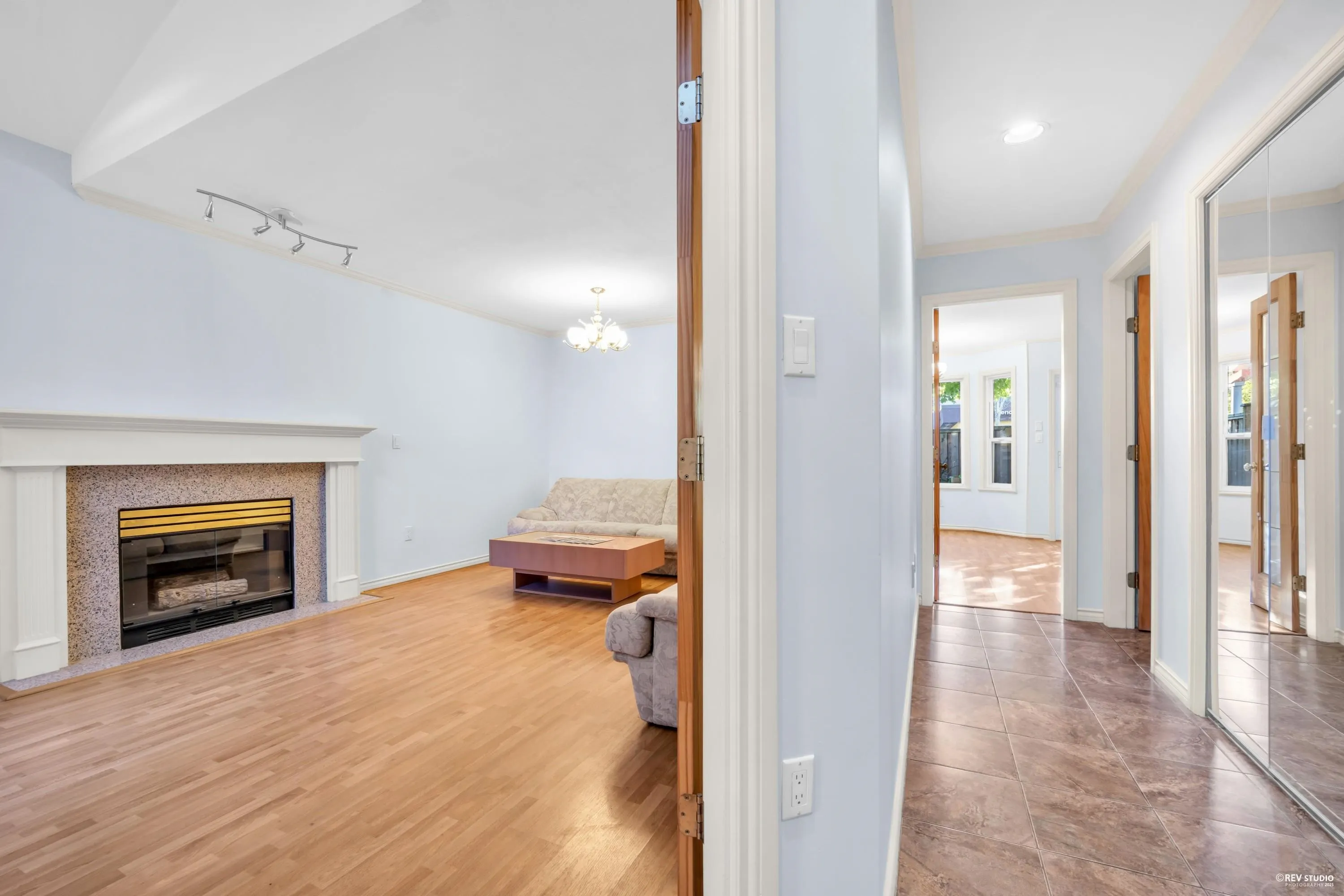 6 8151 Garden City Road